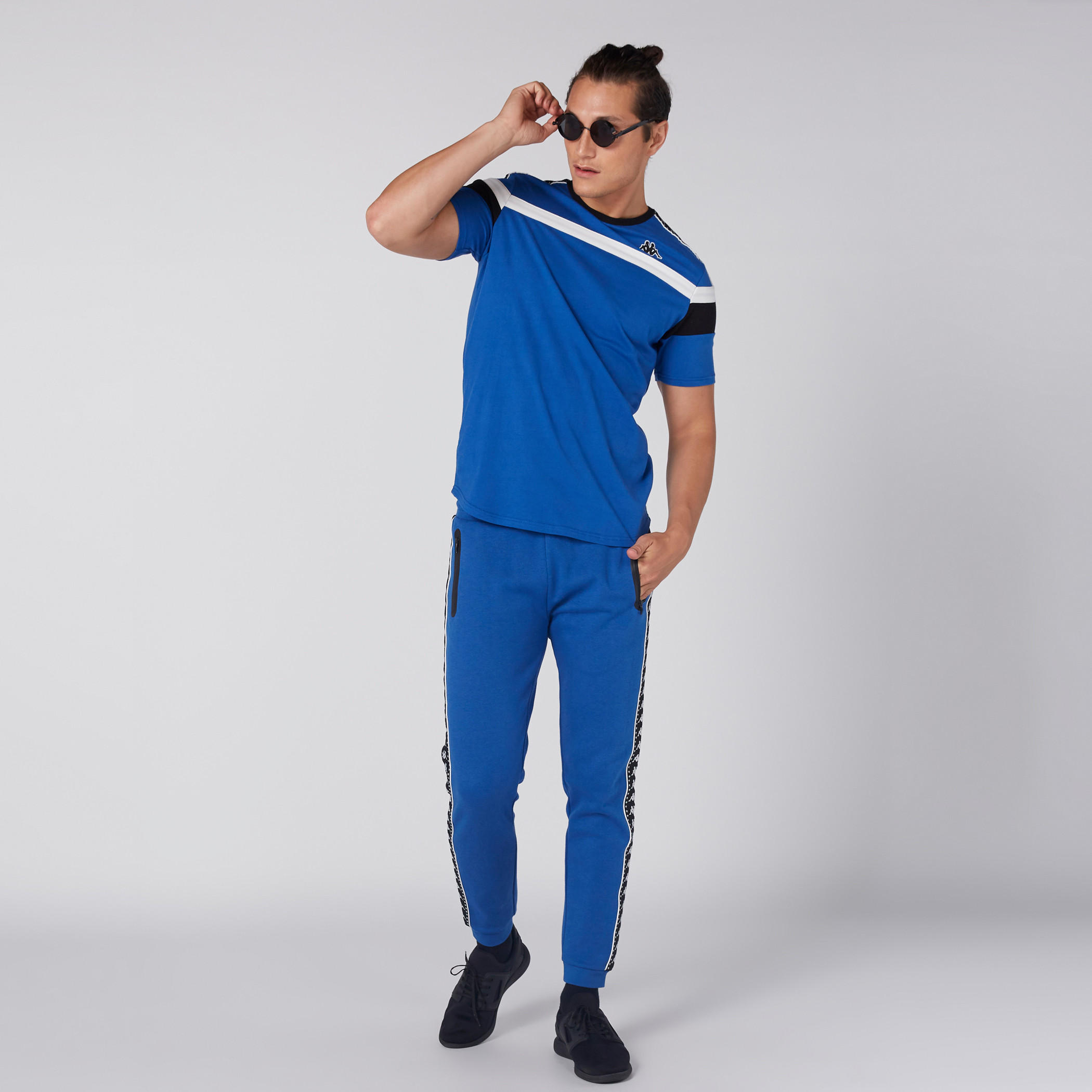 تيشيرت بياقة دائرية وأكمام قصيرة من كابا-men-clothing-sportswearandactivewear-tshirtsandpolos-image-4