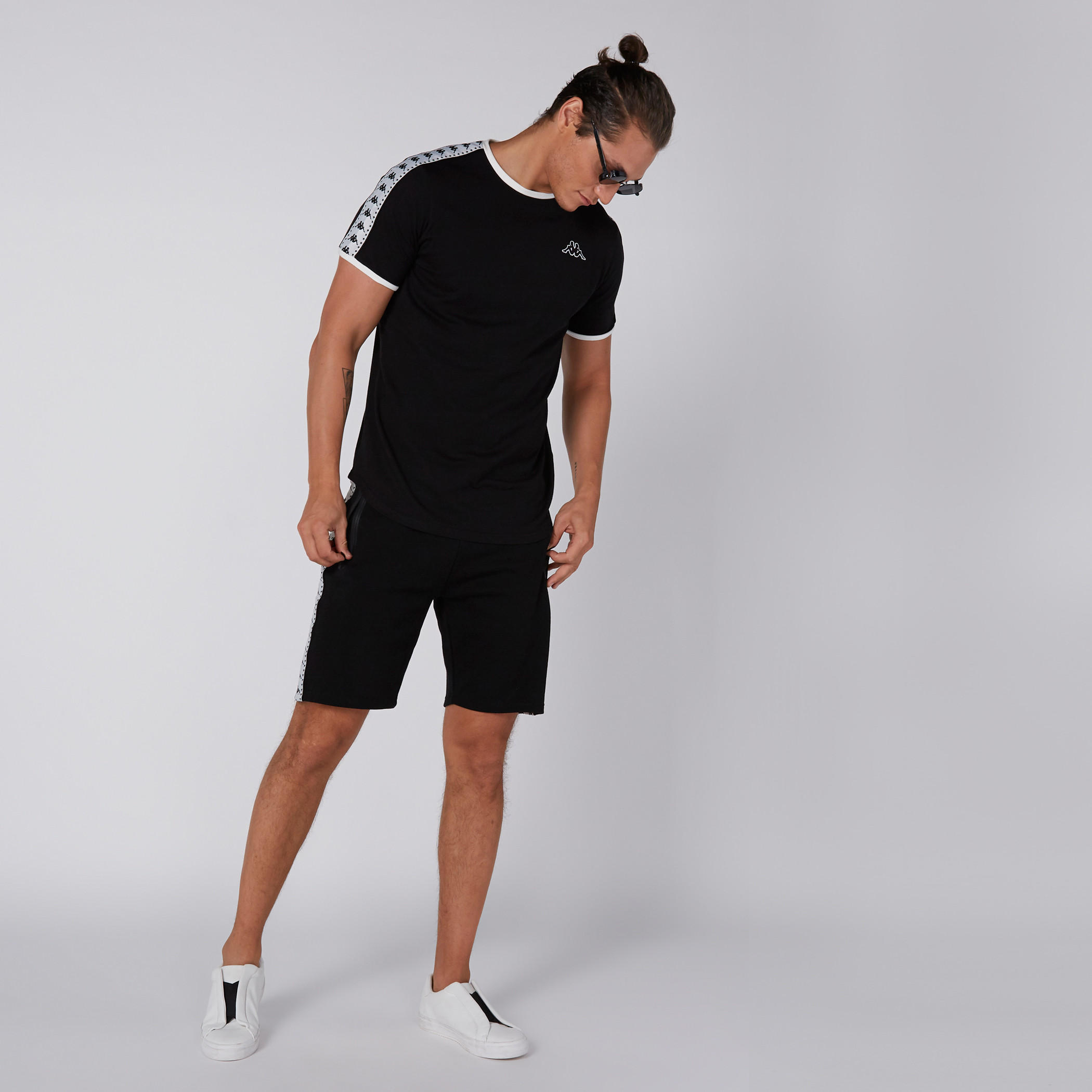 تيشيرت بياقة مستديرة وأكمام قصيرة من كابا-men-clothing-sportswearandactivewear-tshirtsandpolos-image-2