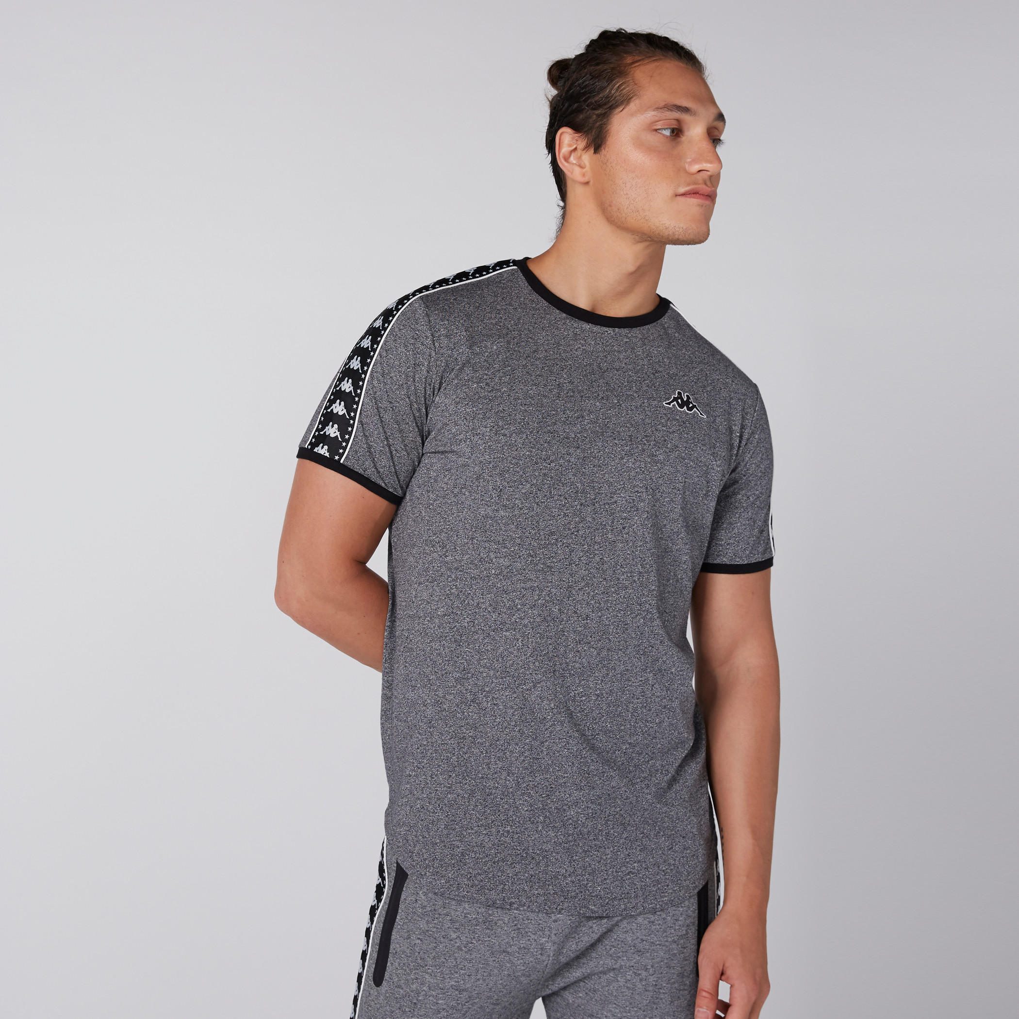 تيشيرت بياقة مستديرة وأكمام قصيرة من كابا-men-clothing-sportswearandactivewear-tshirtsandpolos-image-2