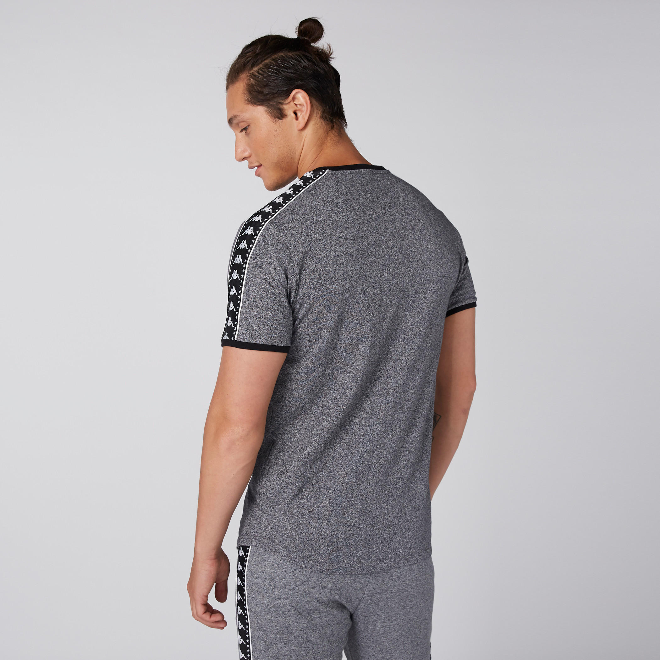 تيشيرت بياقة مستديرة وأكمام قصيرة من كابا-men-clothing-sportswearandactivewear-tshirtsandpolos-image-4
