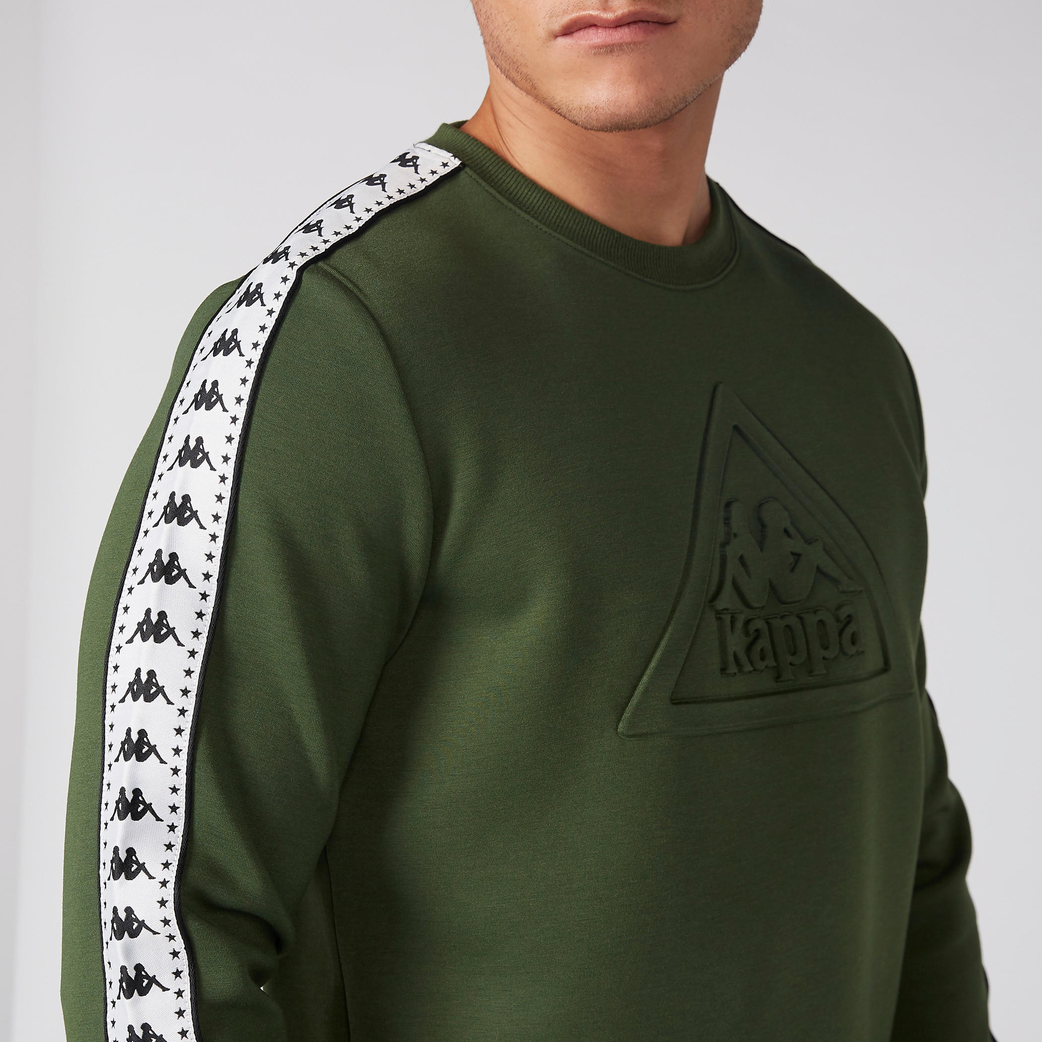 سويت شيرت منقوش بأكمام طويلة من كابا-men-winterwear-hoodiesandsweatshirts-image-2