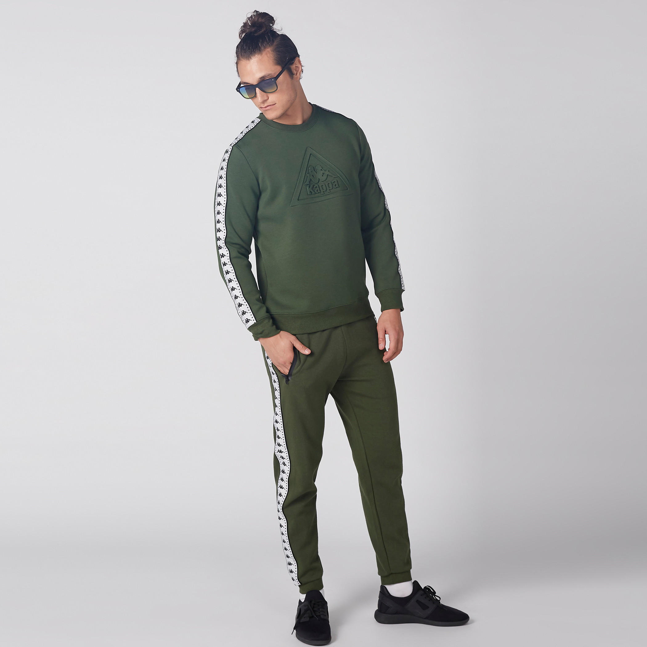 سويت شيرت منقوش بأكمام طويلة من كابا-men-winterwear-hoodiesandsweatshirts-image-4