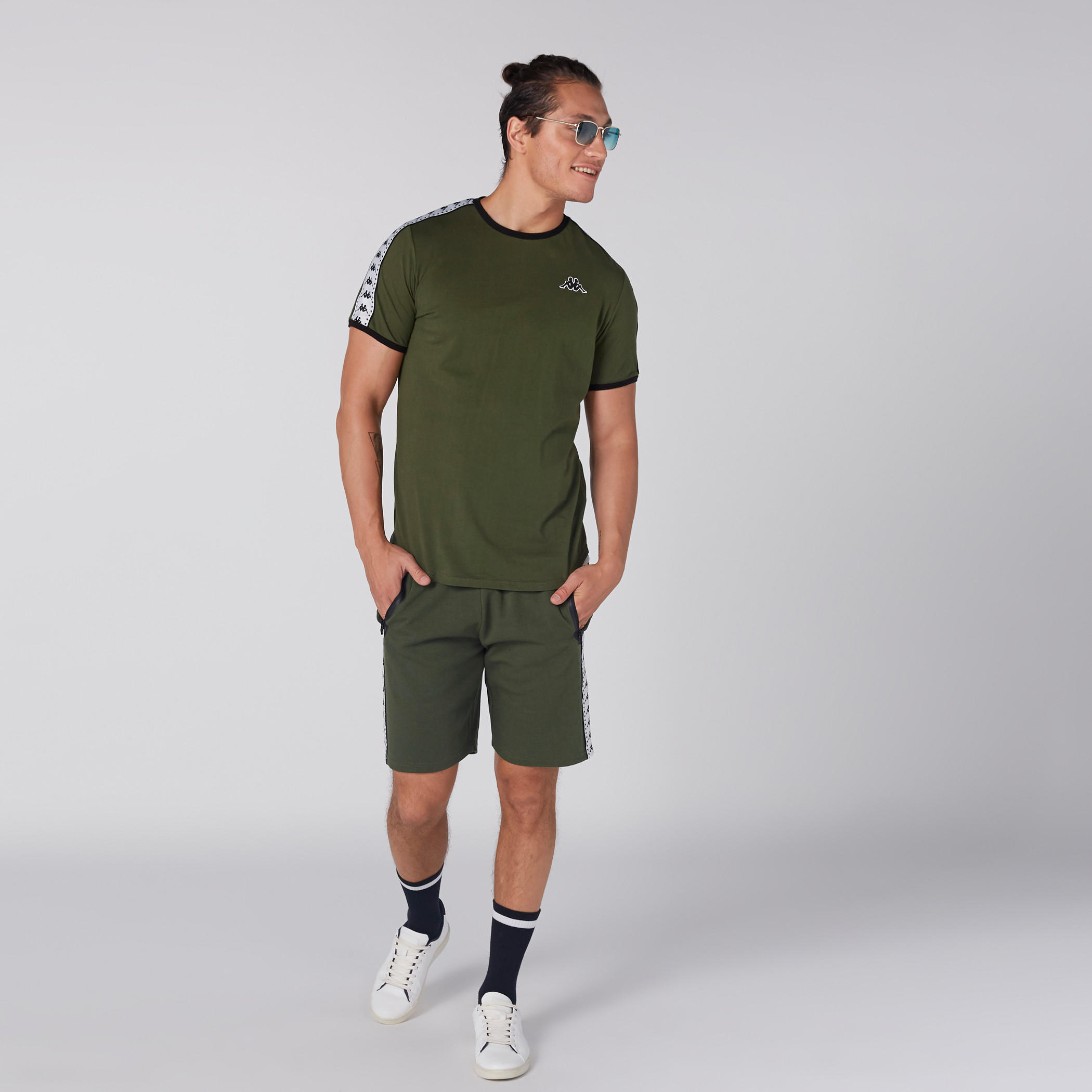 شورت بخصر مطّاطي وجيوب من كابا-men-clothing-bottoms-shorts-image-2