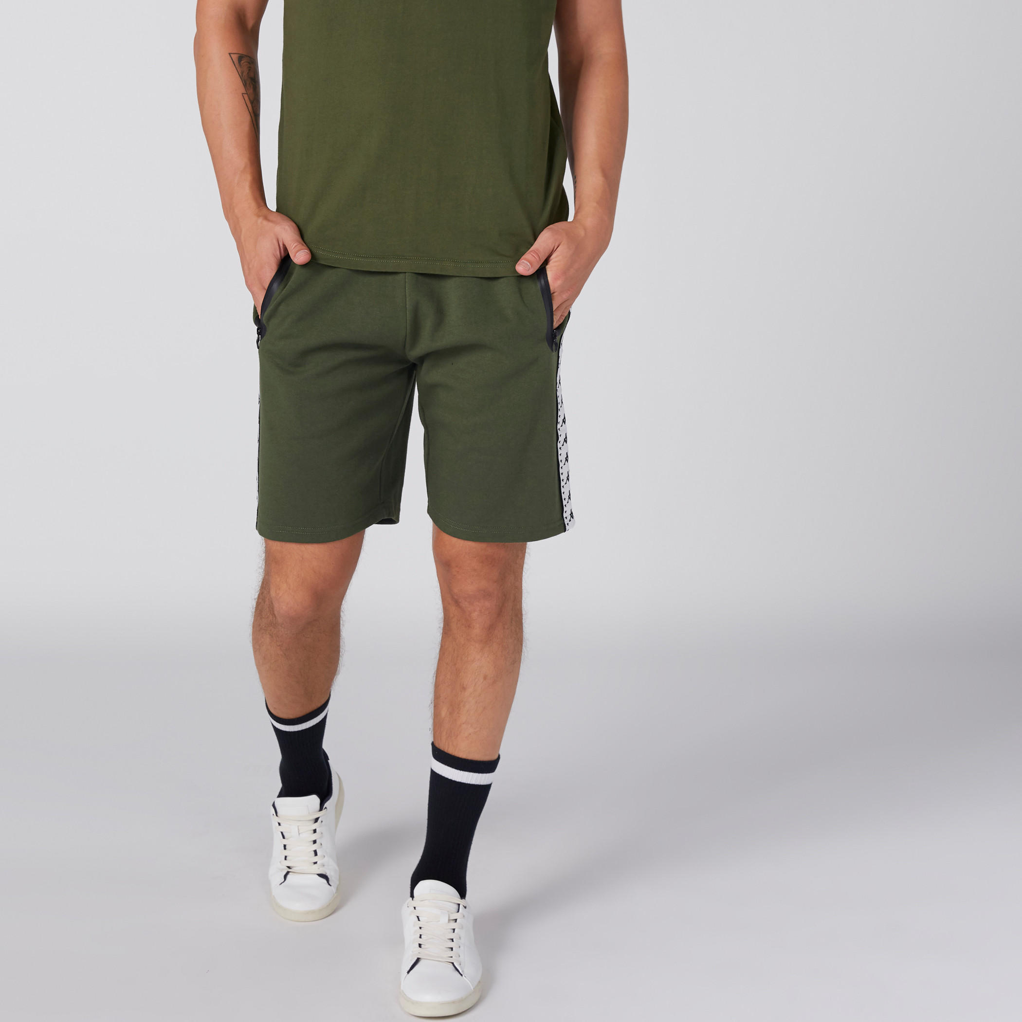 شورت بخصر مطّاطي وجيوب من كابا-men-clothing-bottoms-shorts-image-3
