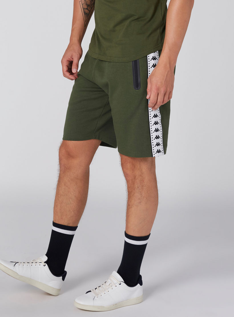 شورت بخصر مطّاطي وجيوب من كابا-men-clothing-bottoms-shorts-image-5