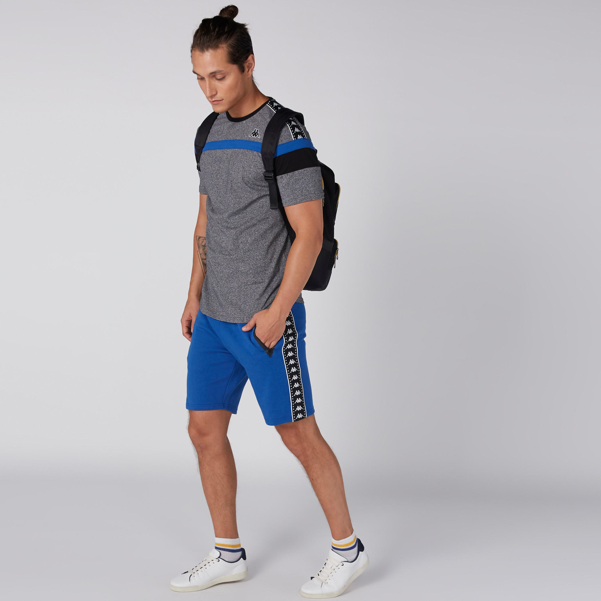 شورت بخصر مطّاطي وجيوب من كابا-men-clothing-sportswearandactivewear-bottoms-image-1