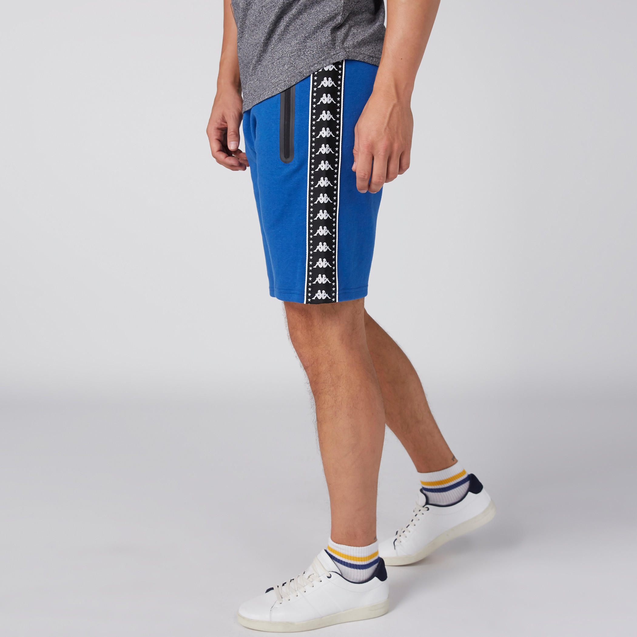 شورت بخصر مطّاطي وجيوب من كابا-men-clothing-sportswearandactivewear-bottoms-image-4