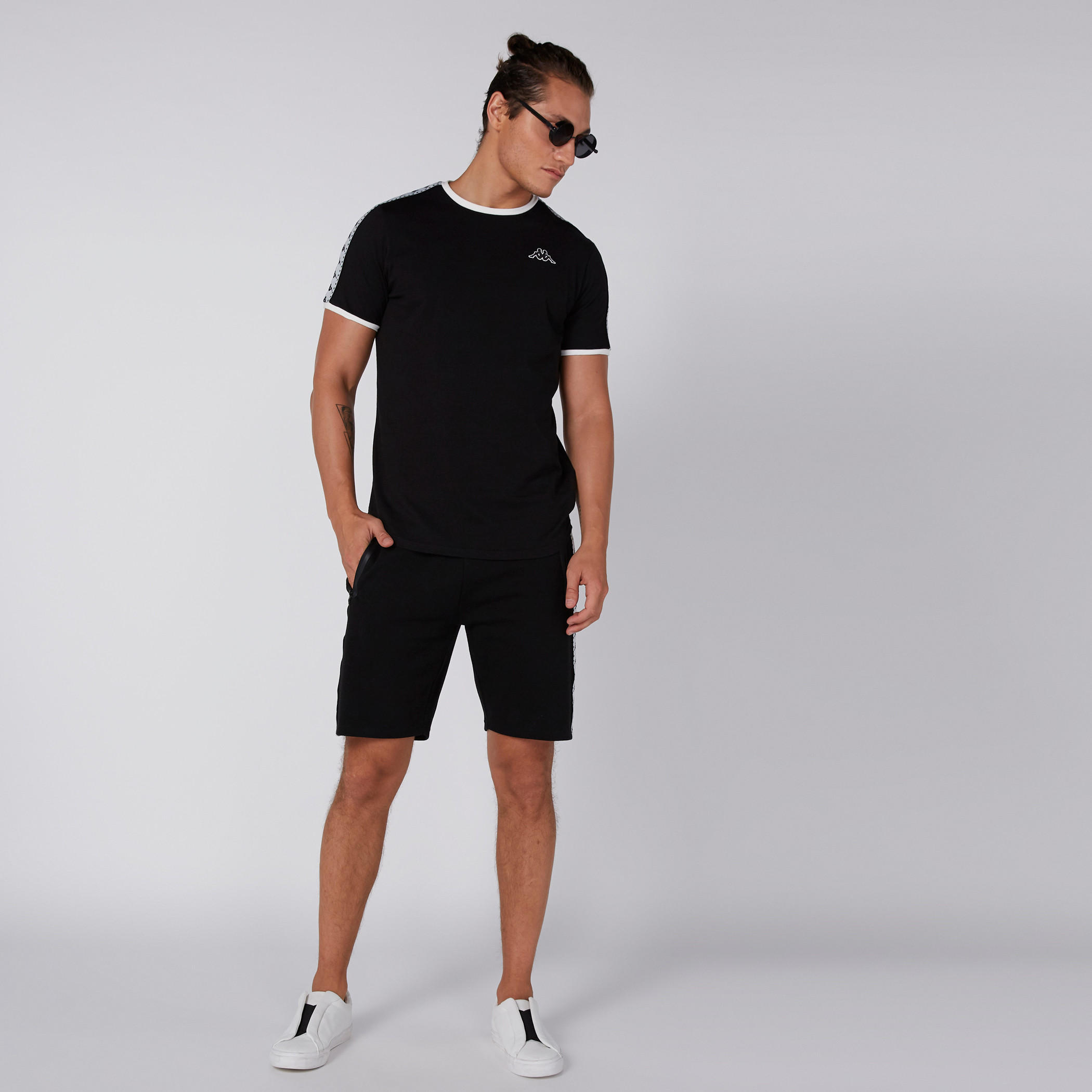 شورت بخصر مطّاطي وجيوب من كابا-men-clothing-bottoms-shorts-image-2