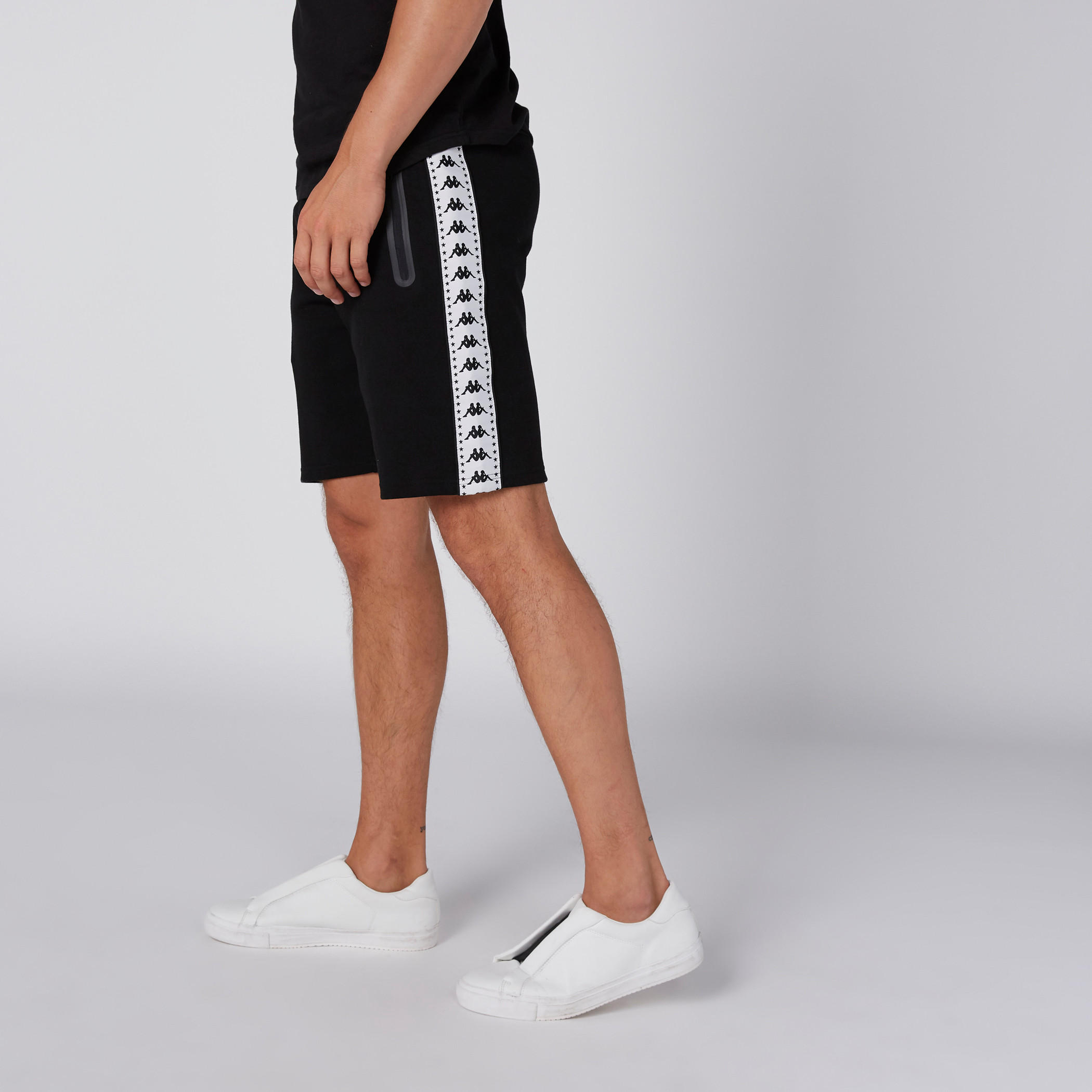 شورت بخصر مطّاطي وجيوب من كابا-men-clothing-bottoms-shorts-image-3
