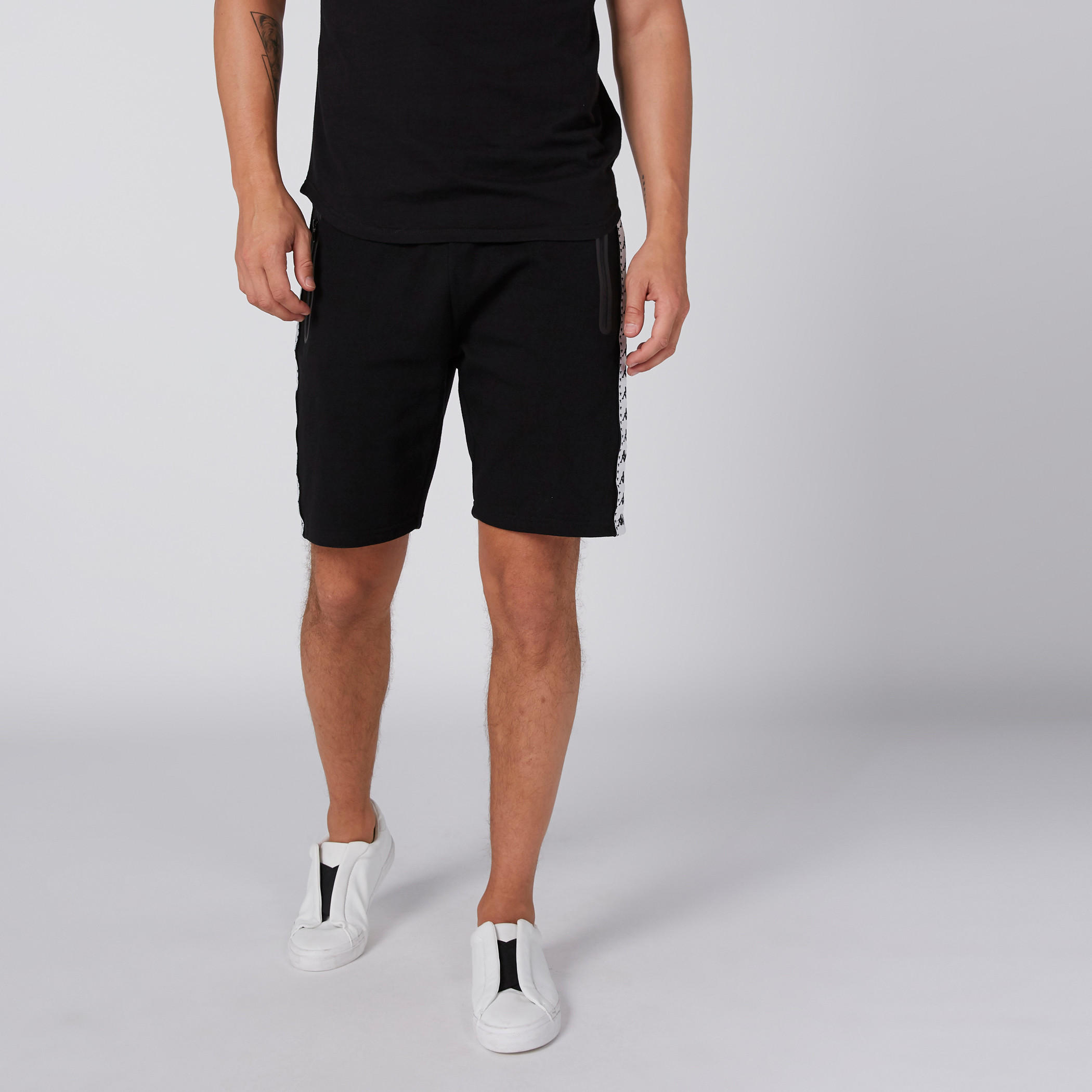 شورت بخصر مطّاطي وجيوب من كابا-men-clothing-bottoms-shorts-image-4