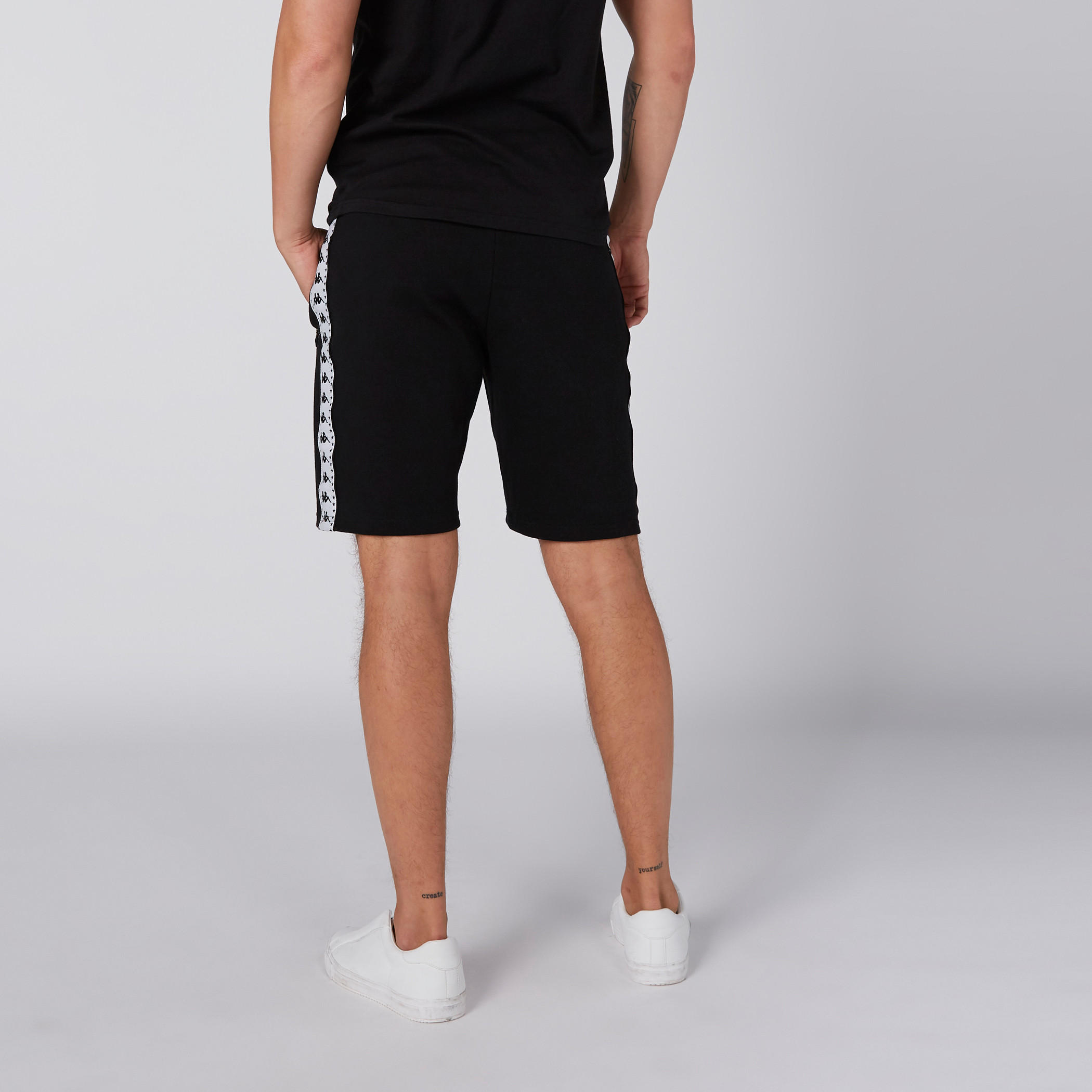 شورت بخصر مطّاطي وجيوب من كابا-men-clothing-bottoms-shorts-image-5