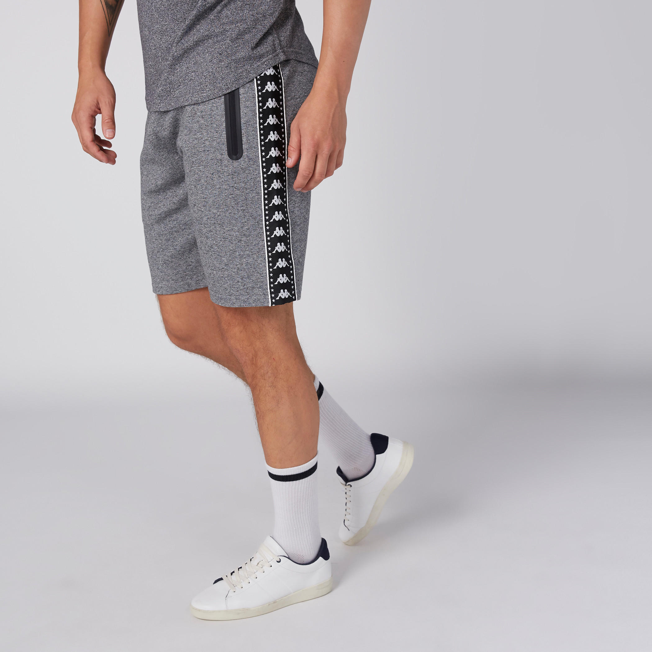 شورت بخصر مطّاطي وجيوب من كابا-men-clothing-bottoms-shorts-image-1