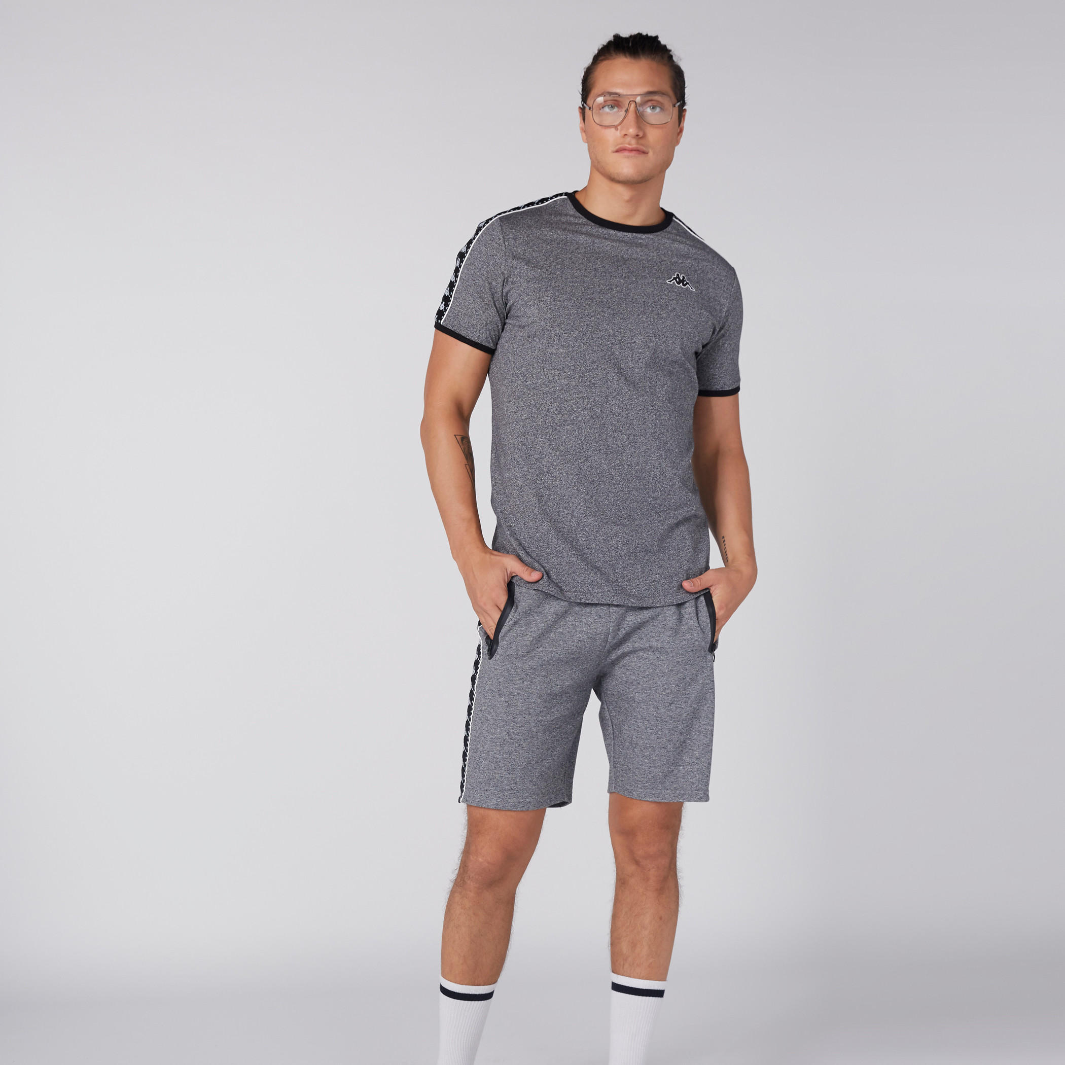 شورت بخصر مطّاطي وجيوب من كابا-men-clothing-bottoms-shorts-image-4