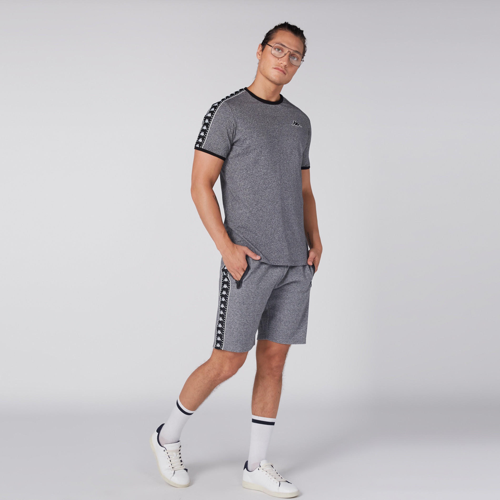شورت بخصر مطّاطي وجيوب من كابا-men-clothing-bottoms-shorts-image-7