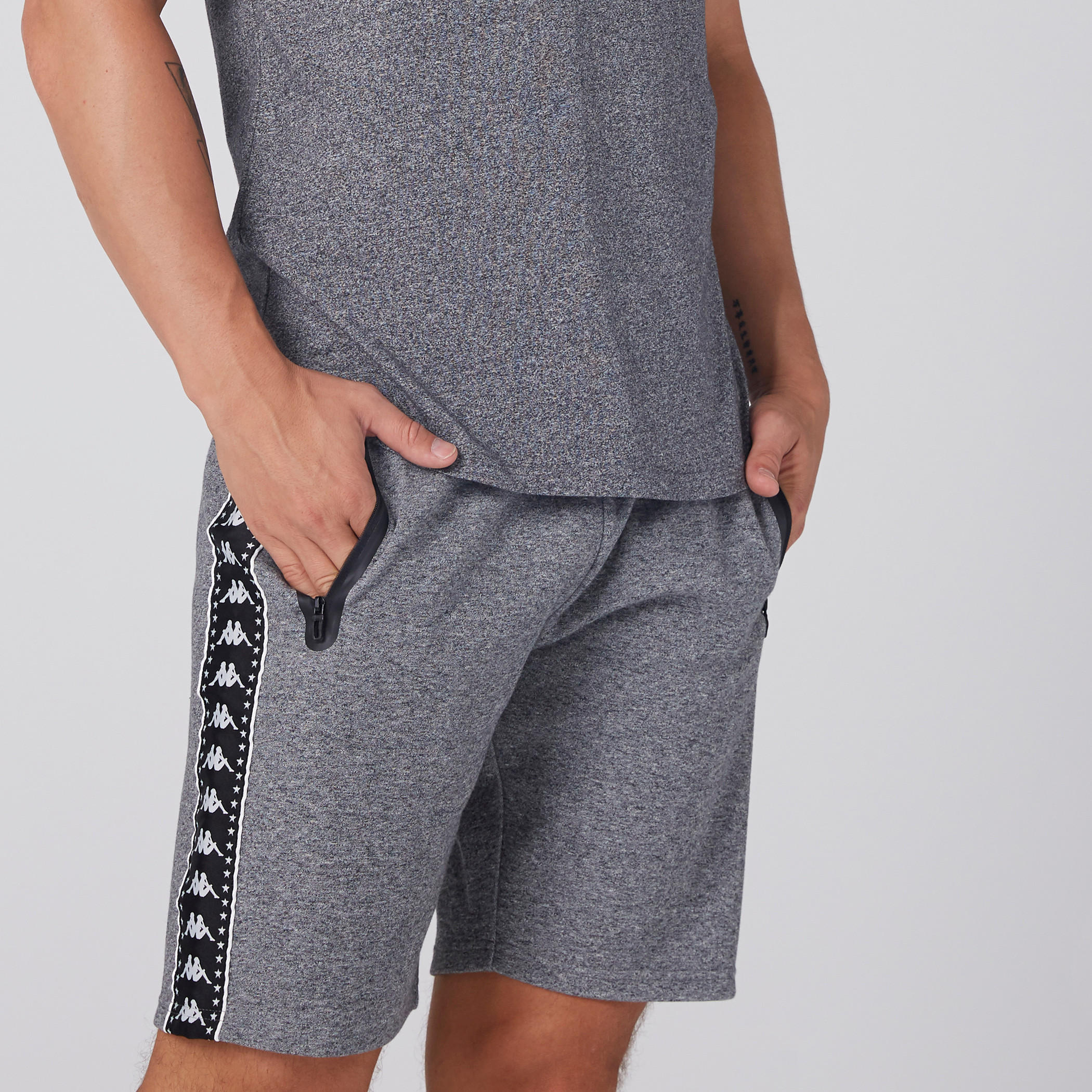 شورت بخصر مطّاطي وجيوب من كابا-men-clothing-bottoms-shorts-image-8