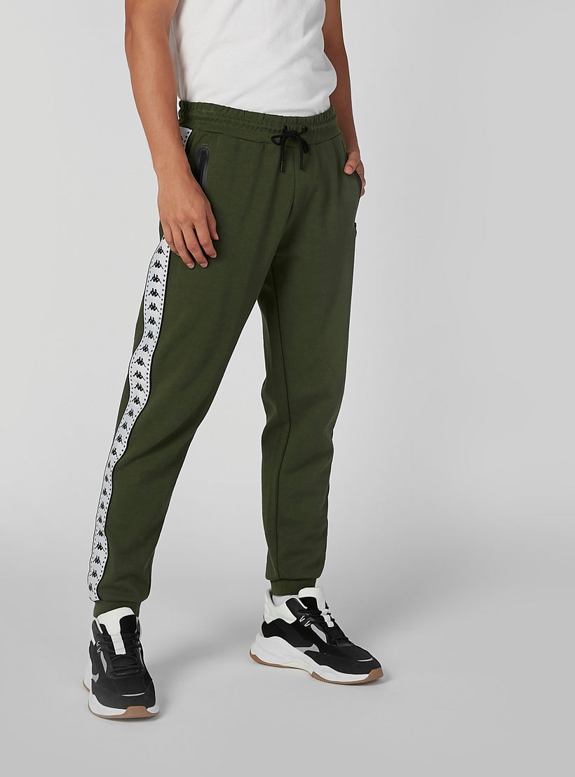 بنطال رياضي طويل برباط وشريطة جانبية من كابا-men-clothing-sportswearandactivewear-bottoms-image-4