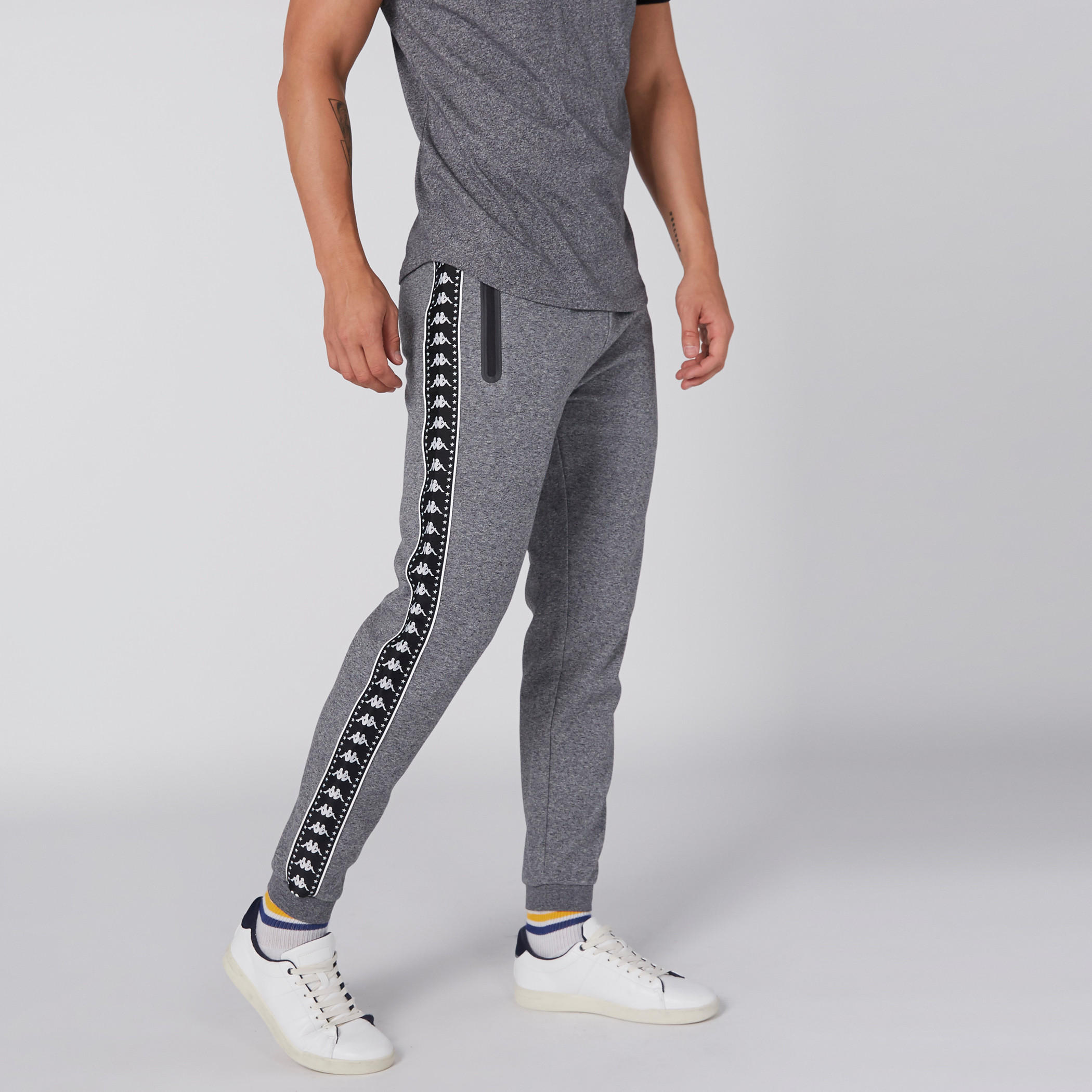 بنطال رياضي بجيوب بسحّاب من كابا-men-clothing-sportswearandactivewear-bottoms-image-2