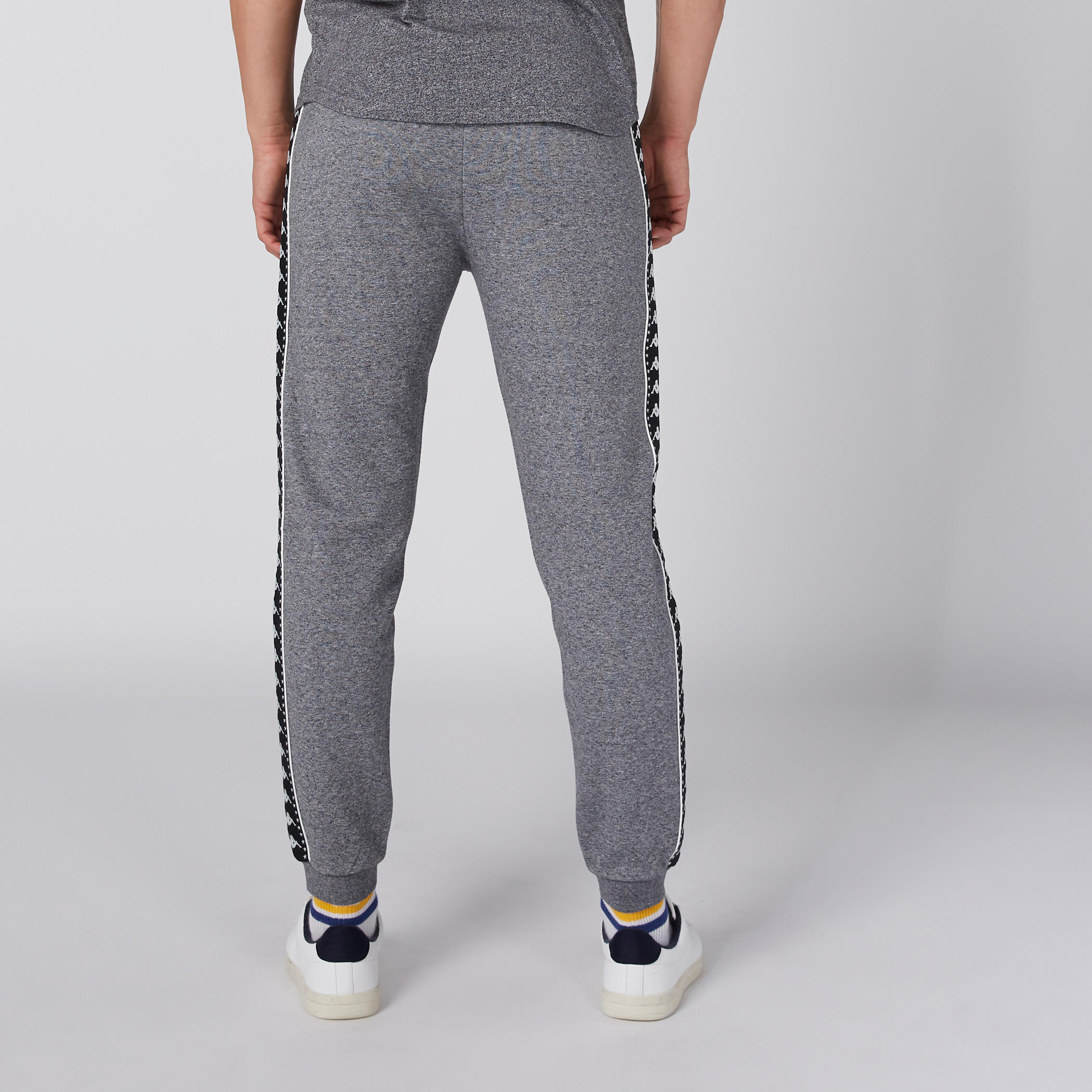 بنطال رياضي بجيوب بسحّاب من كابا-men-clothing-sportswearandactivewear-bottoms-image-4