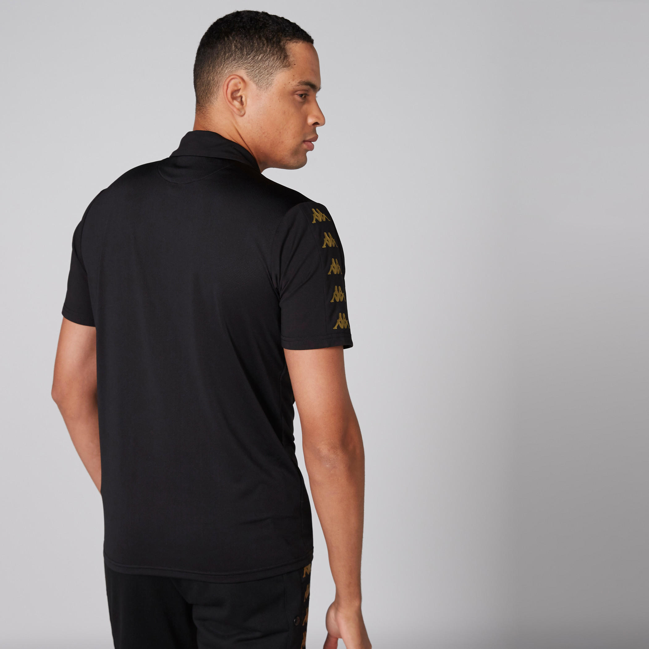 تيشيرت بياقة بولو وأكمام قصيرة وطبعات من كابا-men-clothing-sportswearandactivewear-tshirtsandpolos-image-2
