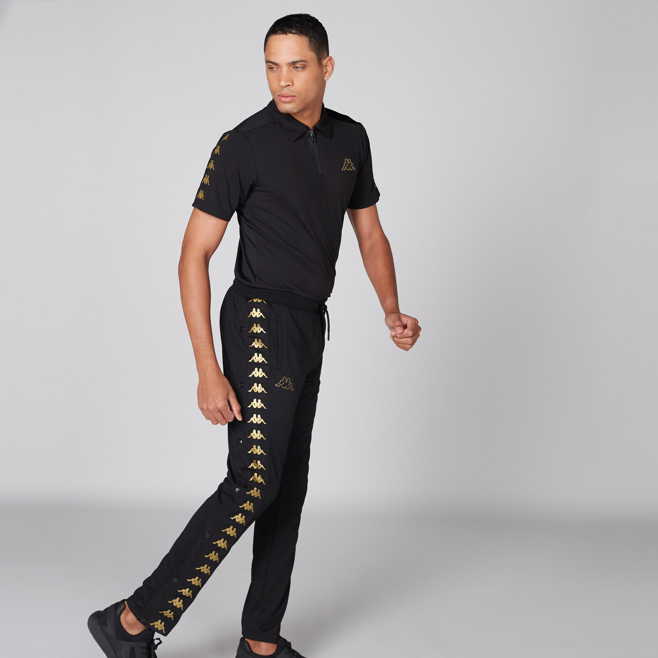 تيشيرت بياقة بولو وأكمام قصيرة وطبعات من كابا-men-clothing-sportswearandactivewear-tshirtsandpolos-image-3