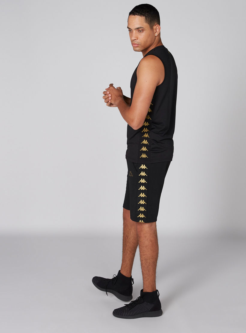 تيشيرت دون أكمام بياقة ضيقة وطبعات من كابا-men-clothing-sportswearandactivewear-tshirtsandpolos-image-2