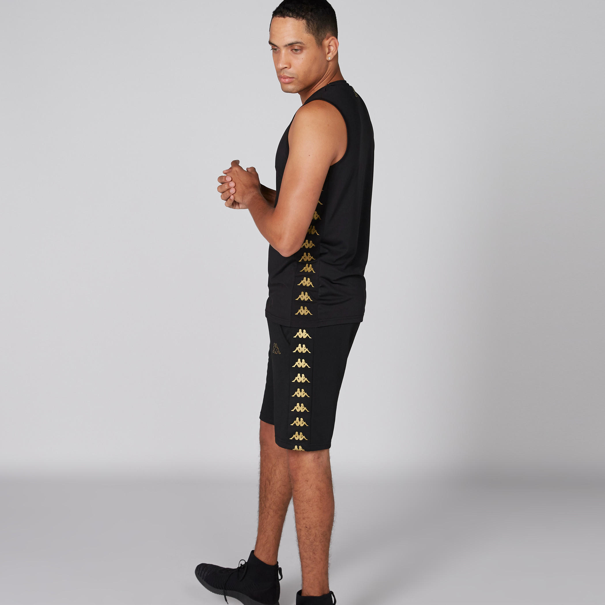 شورت بجيوب من كابا-men-clothing-sportswearandactivewear-bottoms-image-3