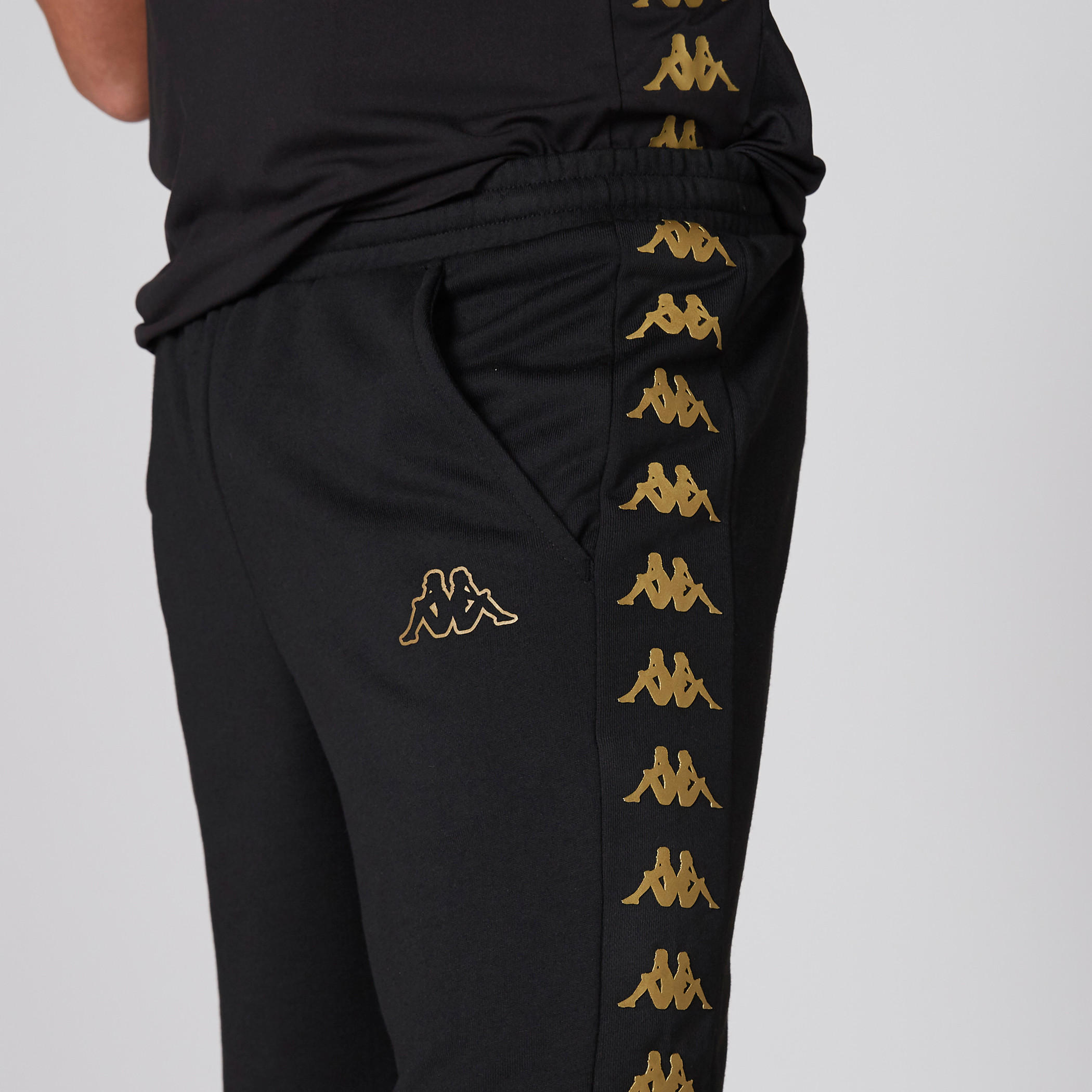 شورت بجيوب من كابا-men-clothing-sportswearandactivewear-bottoms-image-4