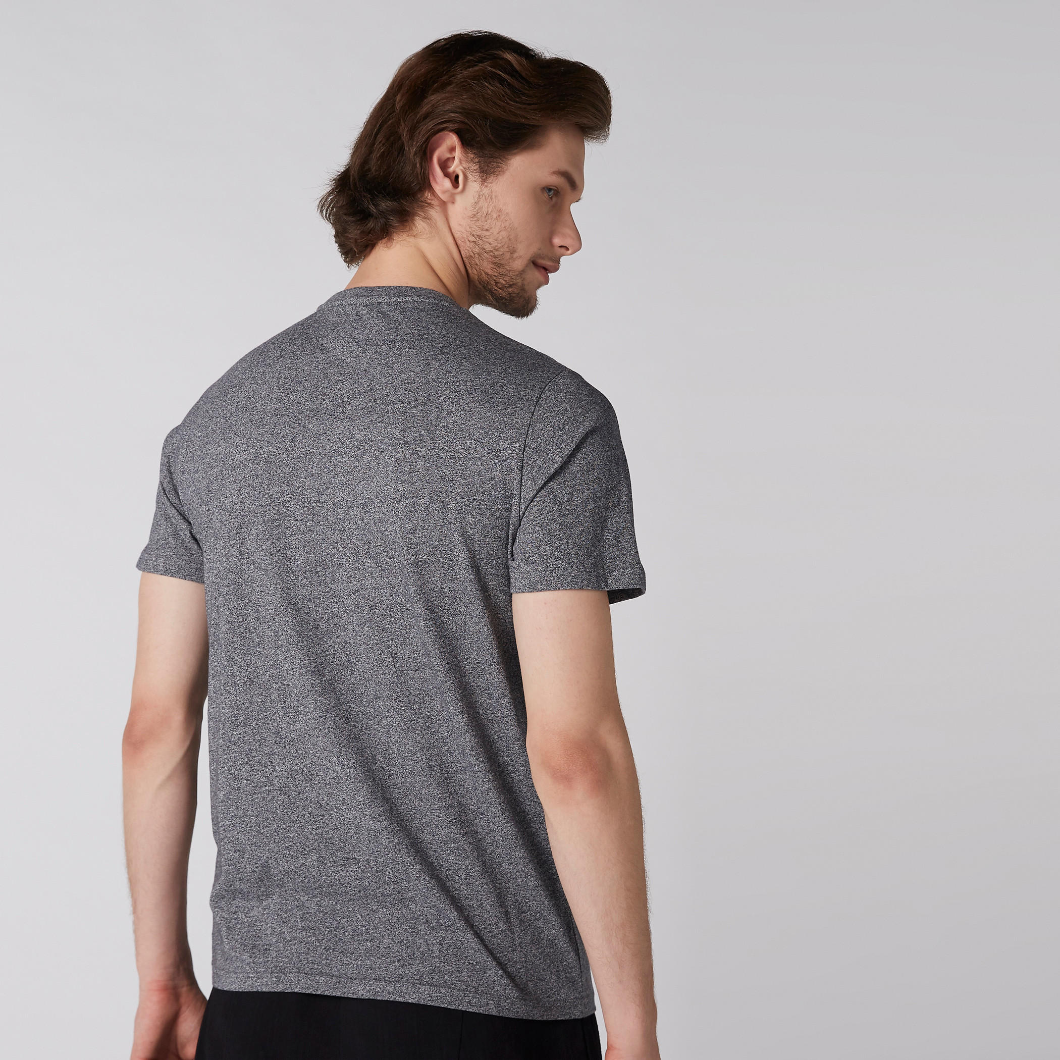 تيشيرت بياقة ضيقة وأكمام قصيرة وطبعات من كابا-men-clothing-sportswearandactivewear-tshirtsandpolos-image-3