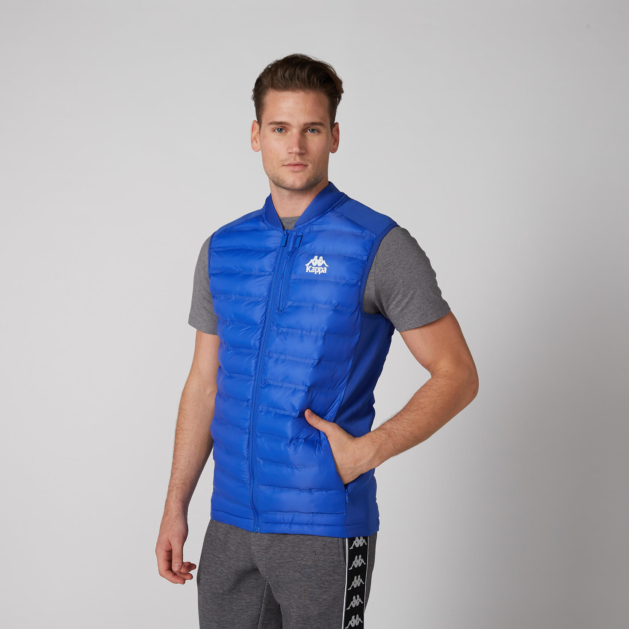 جاكيت جيليه بسحّاب إغلاق وجيوب كانجارو من كابا-men-clothing-jacketsandblazers-jackets-image-2