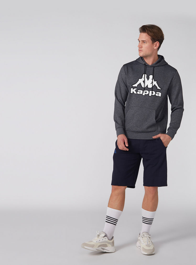 سويت شيرت بقبعة وأكمام طويلة وطبعات من كابا-men-winterwear-hoodiesandsweatshirts-image-3