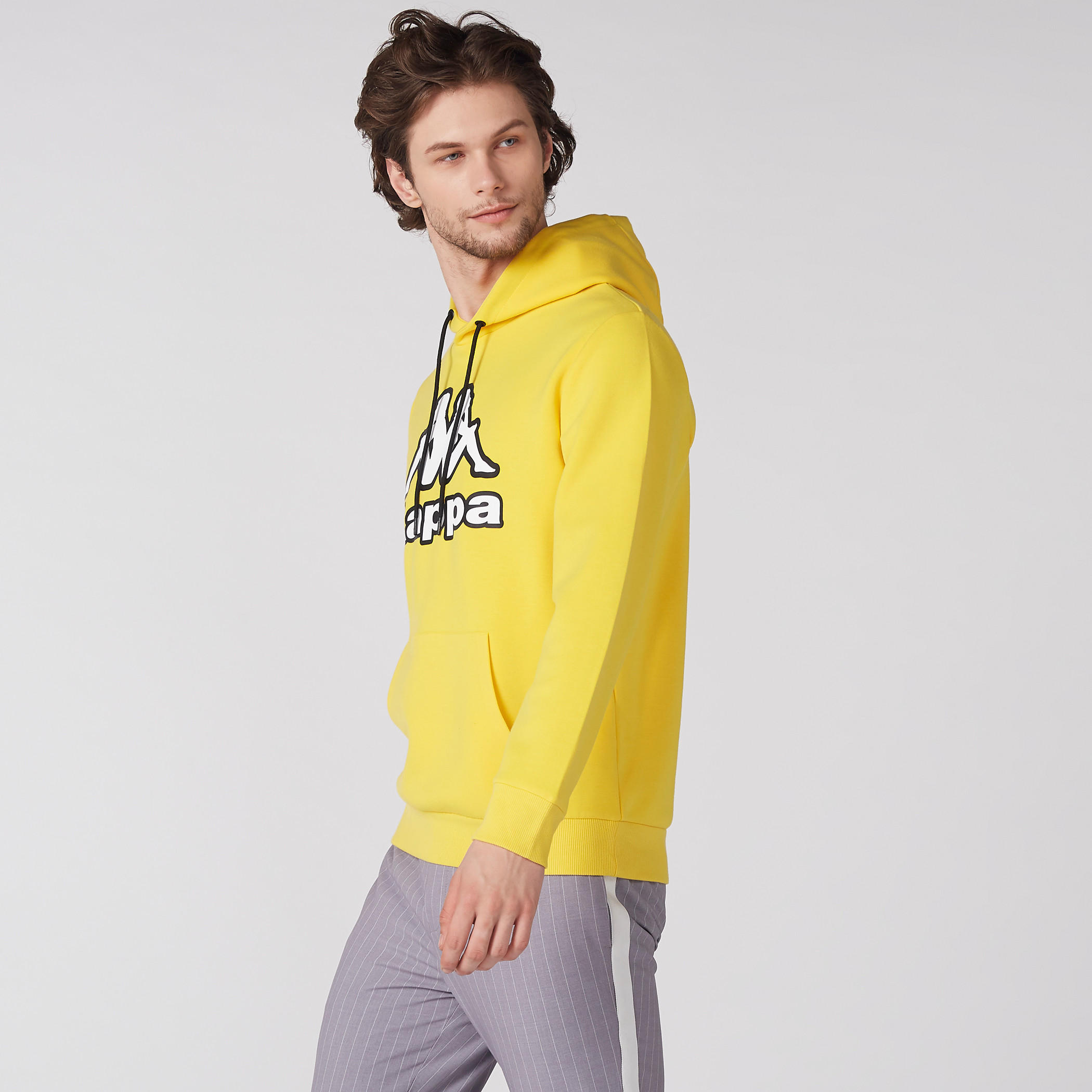 سويت شيرت بقبعة وأكمام طويلة وطبعات من كابا-men-winterwear-hoodiesandsweatshirts-image-4