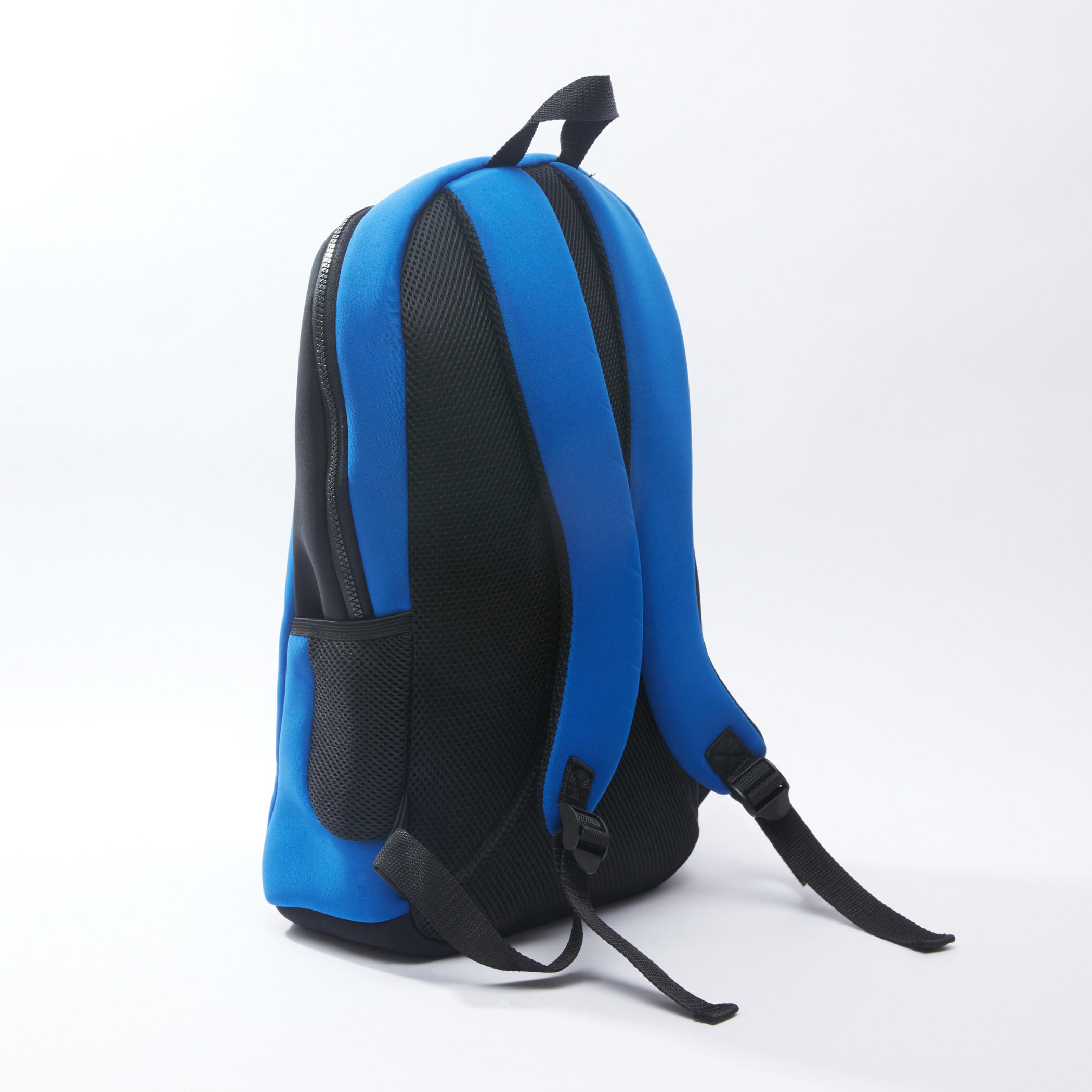 حقيبة ظهر بطبعات وسحّاب إغلاق من كابا-men-bags-image-3
