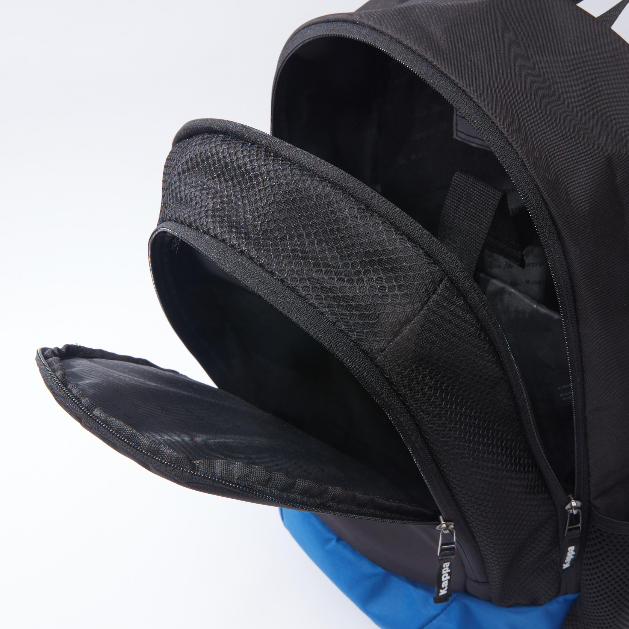 حقيبة ظهر بارزة الملمس بسحّاب إغلاق من كابا-men-bags-image-1