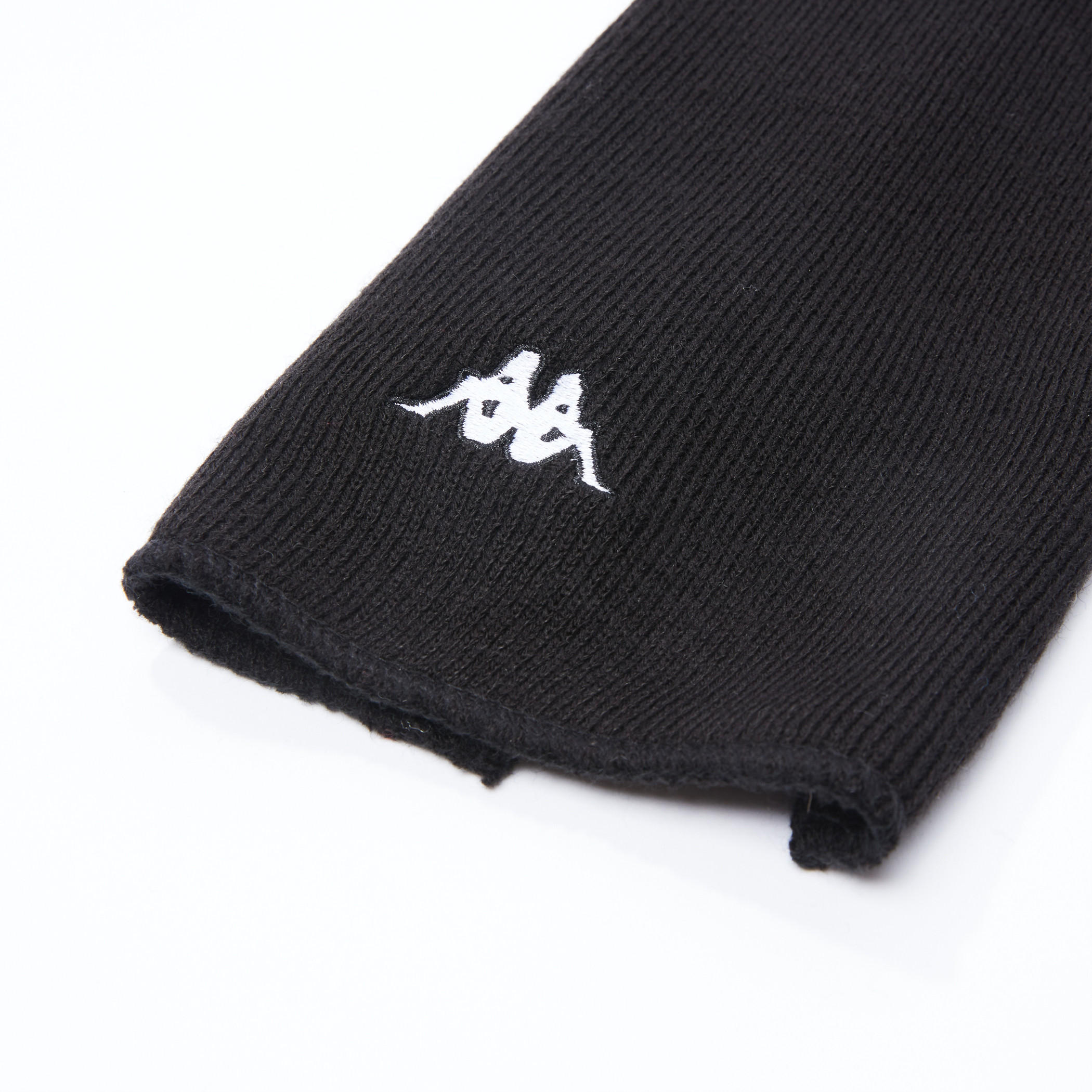 كوفيه مطرزة ومضلّعة من كابا-men-scarvesandgloves-image-2