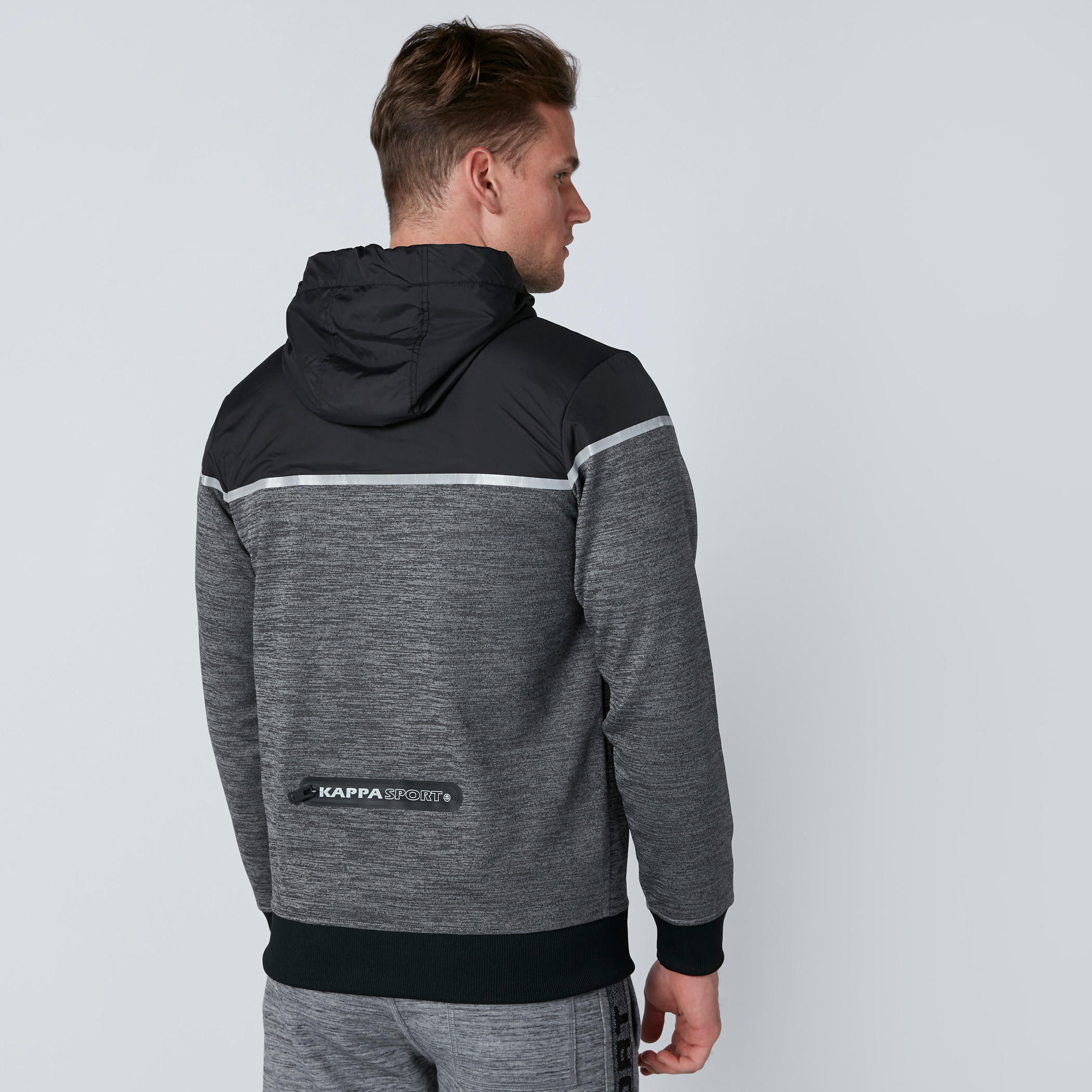 جاكيت بقبّعة بأكمام طويلة وجيوب من كابا-men-winterwear-hoodiesandsweatshirts-image-4