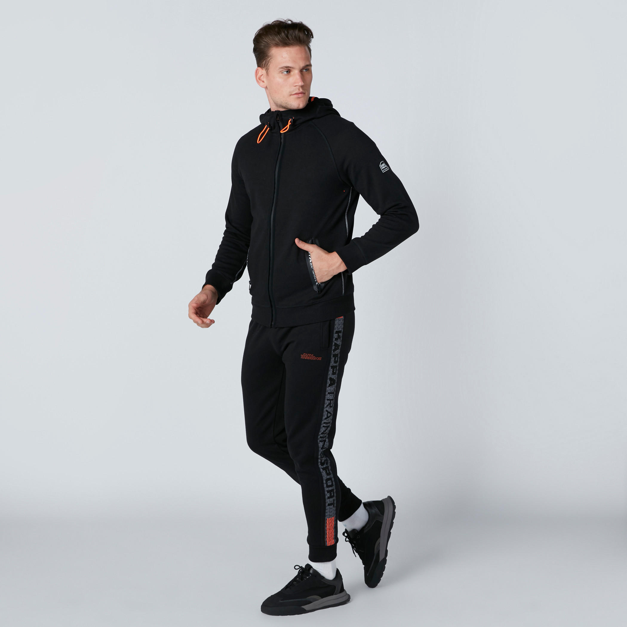 جاكيت بطبعات وأكمام طويلة وجيوب من كابا-men-winterwear-hoodiesandsweatshirts-image-5