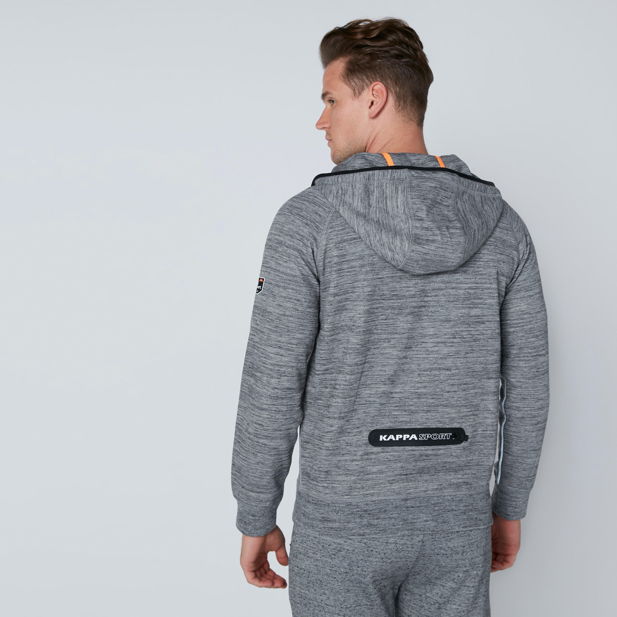 جاكيت بقبعة وأكمام طويلة وطبعات من كابا-men-clothing-jacketsandblazers-jackets-image-2