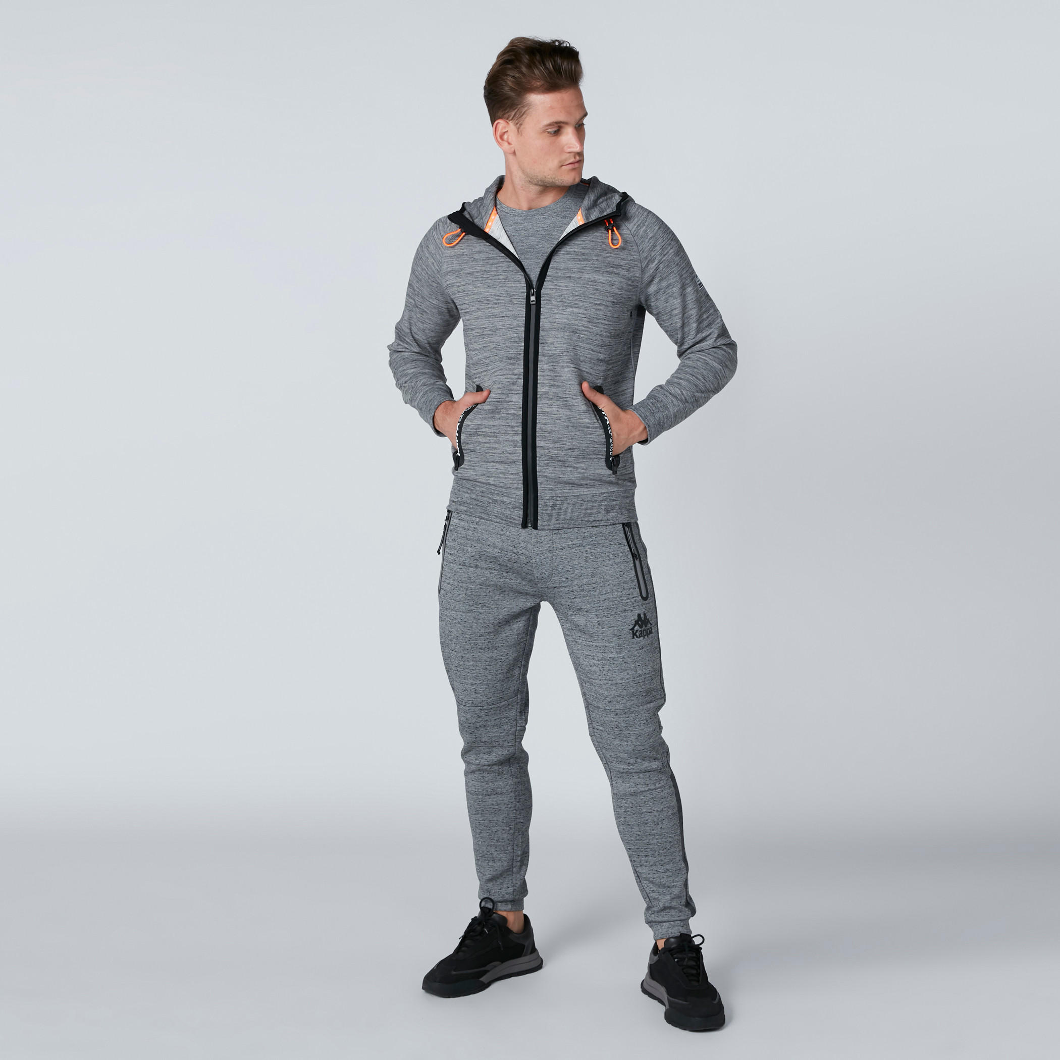 جاكيت بقبعة وأكمام طويلة وطبعات من كابا-men-clothing-jacketsandblazers-jackets-image-5