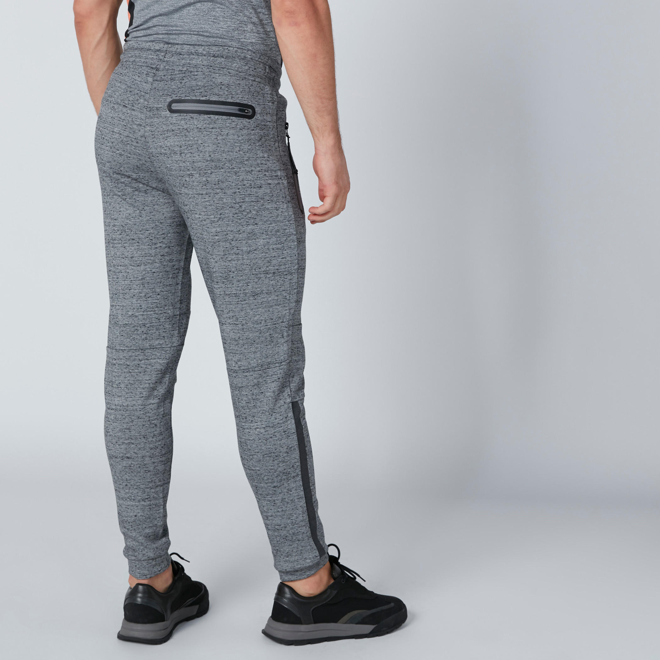 بنطال رياضي برباط وجيوب من كابا-men-clothing-sportswearandactivewear-bottoms-image-2