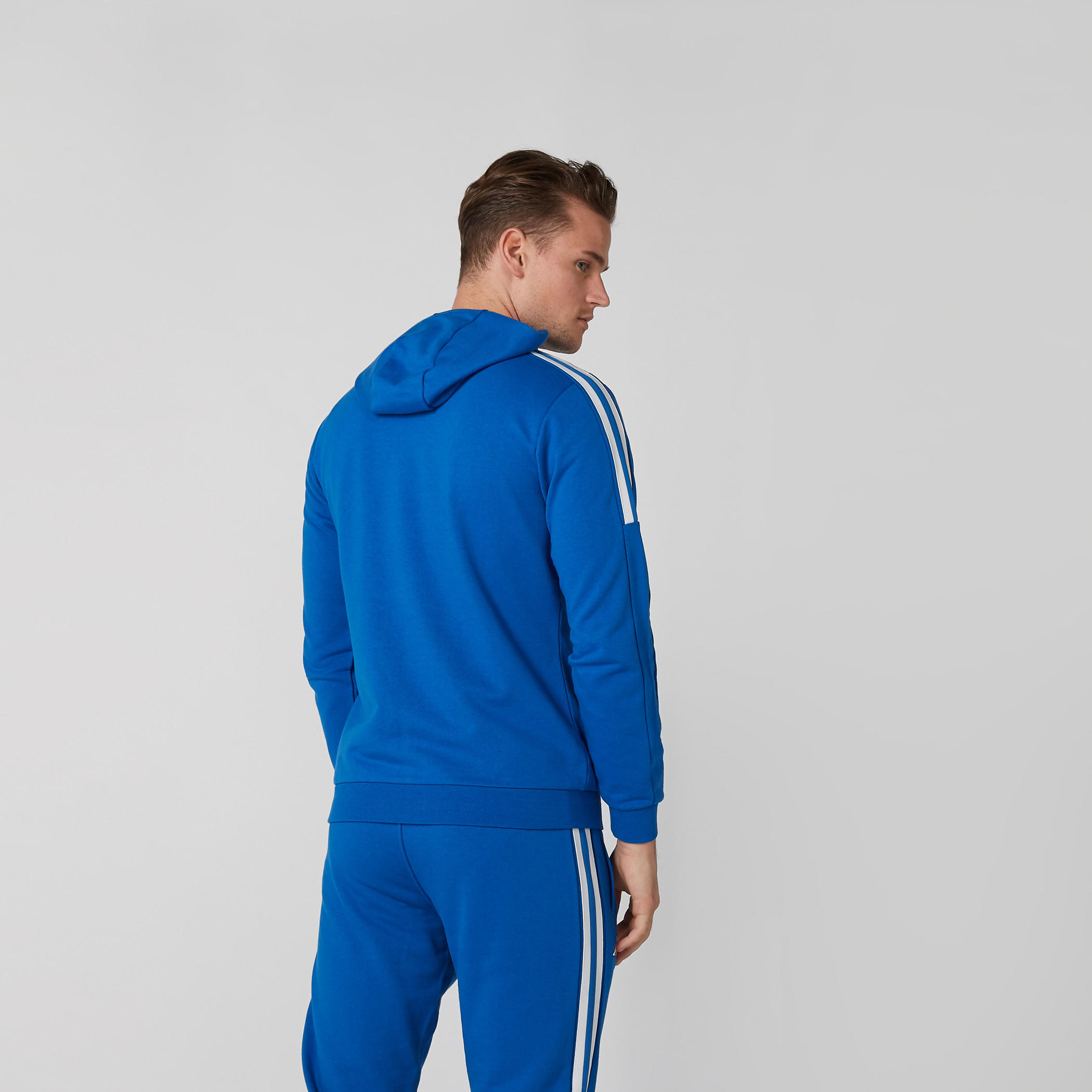 طقم بنطال رياضي بجيوب وجاكيت من كابا-men-clothing-sportswearandactivewear-tracksuits-image-4