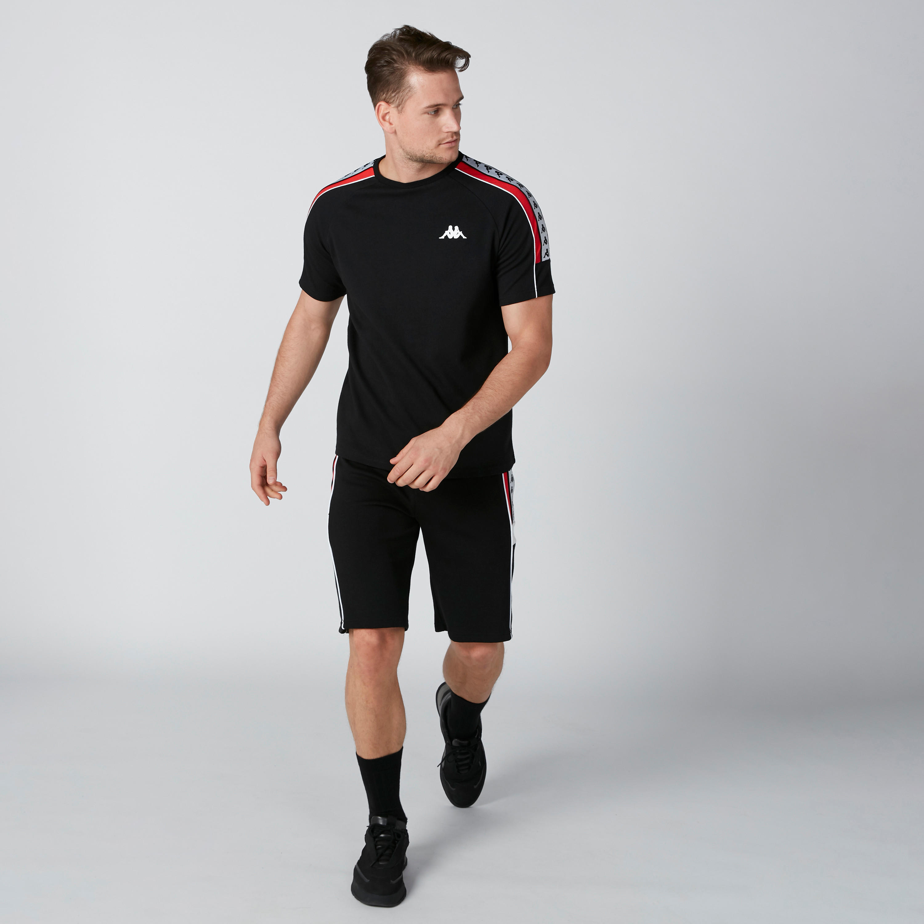 تيشيرت بياقة ضيّقة وأكمام قصيرة من كابا-men-clothing-sportswearandactivewear-tshirtsandpolos-image-5