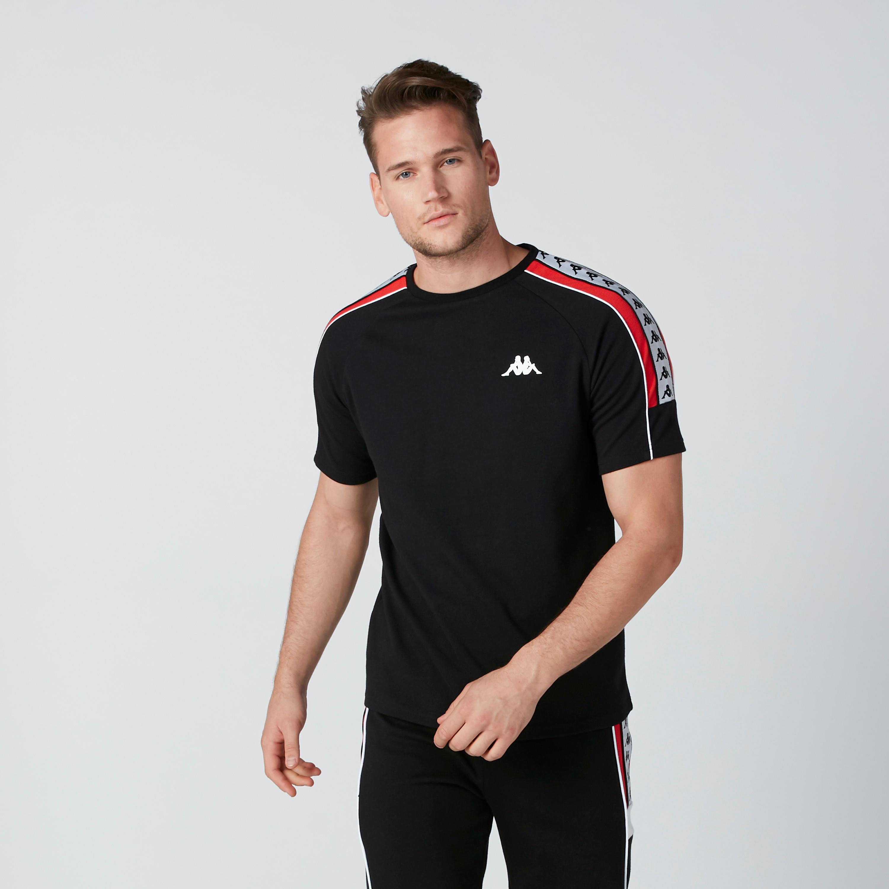 تيشيرت بياقة ضيّقة وأكمام قصيرة من كابا-men-clothing-sportswearandactivewear-tshirtsandpolos-image-1