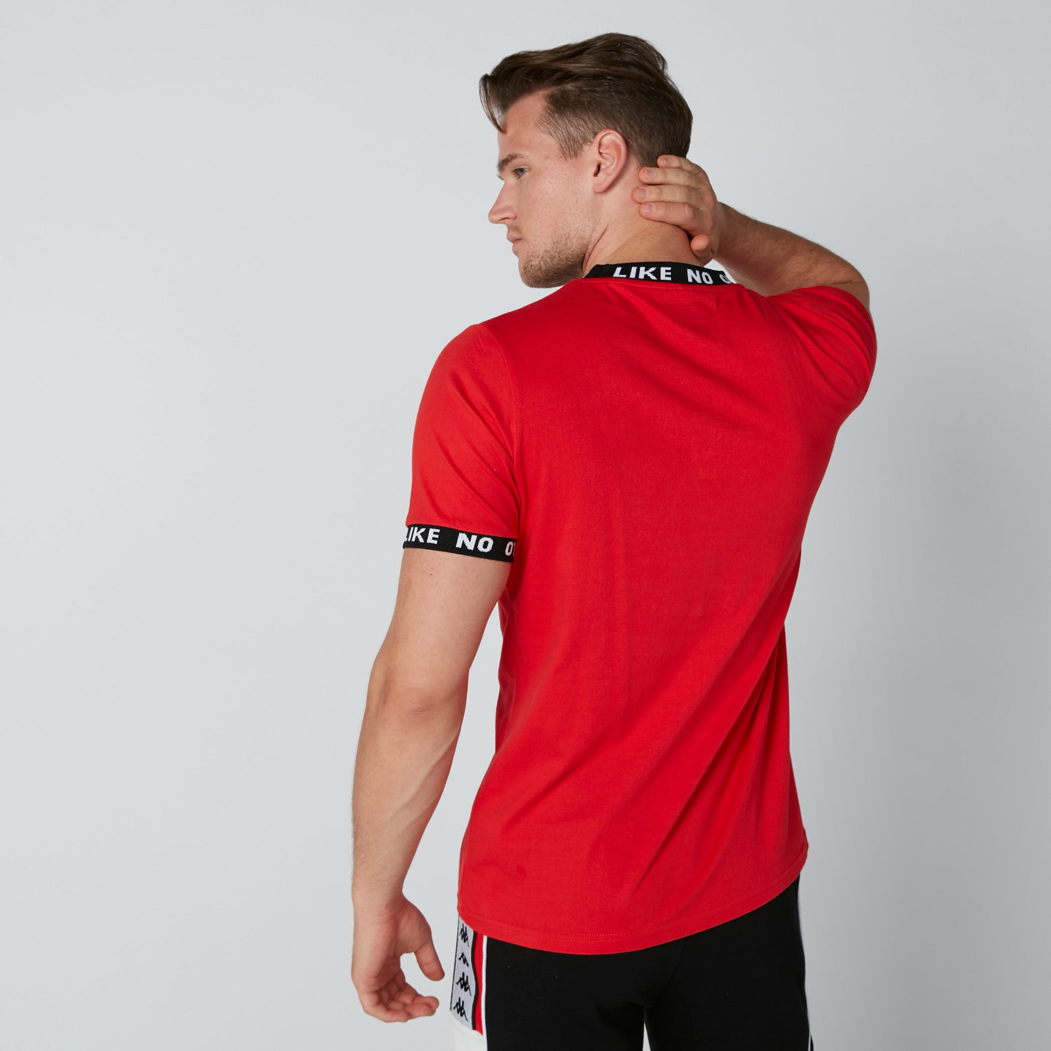 تيشيرت بأكمام قصيرة وطبعات من كابا-men-clothing-sportswearandactivewear-tshirtsandpolos-image-2