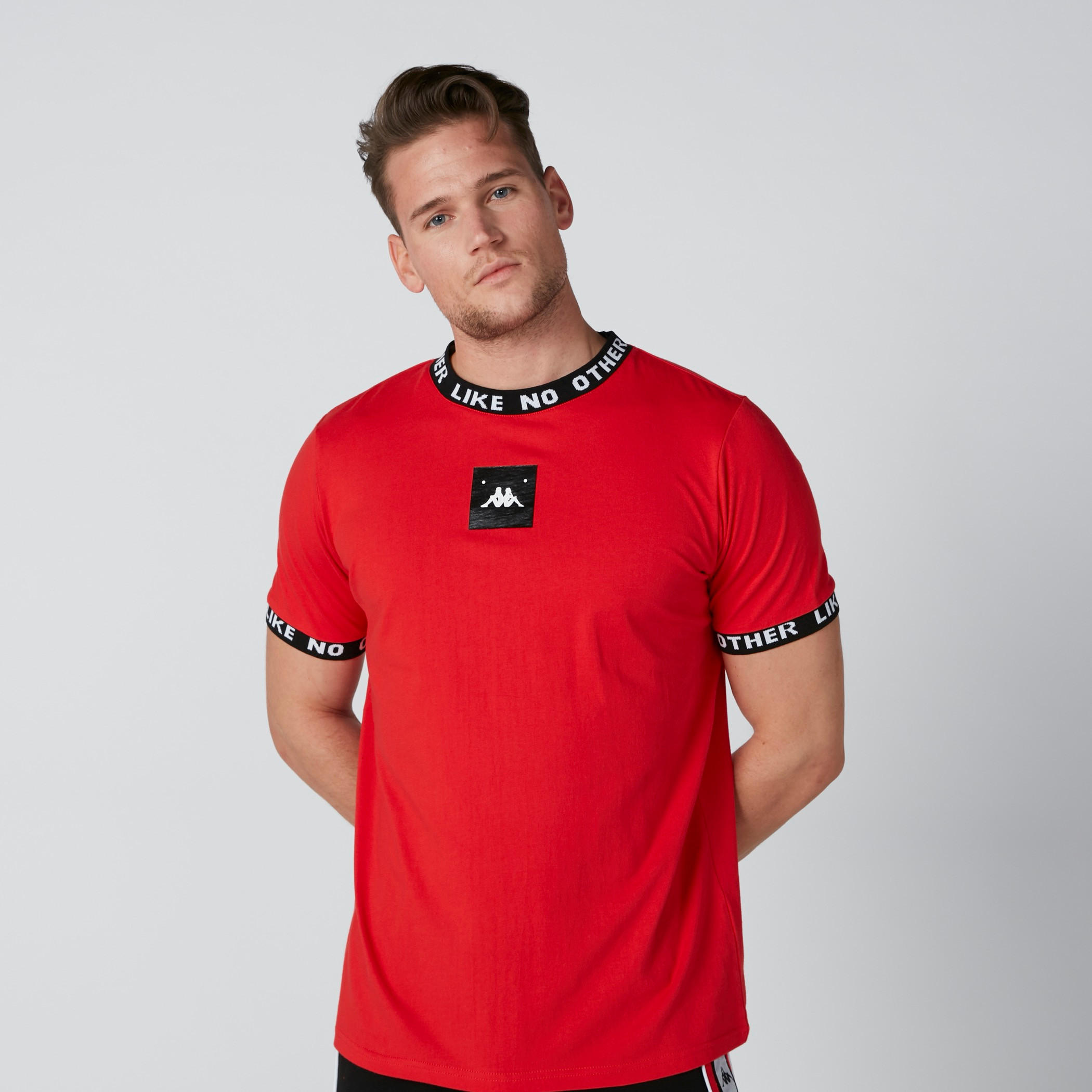 تيشيرت بأكمام قصيرة وطبعات من كابا-men-clothing-sportswearandactivewear-tshirtsandpolos-image-4
