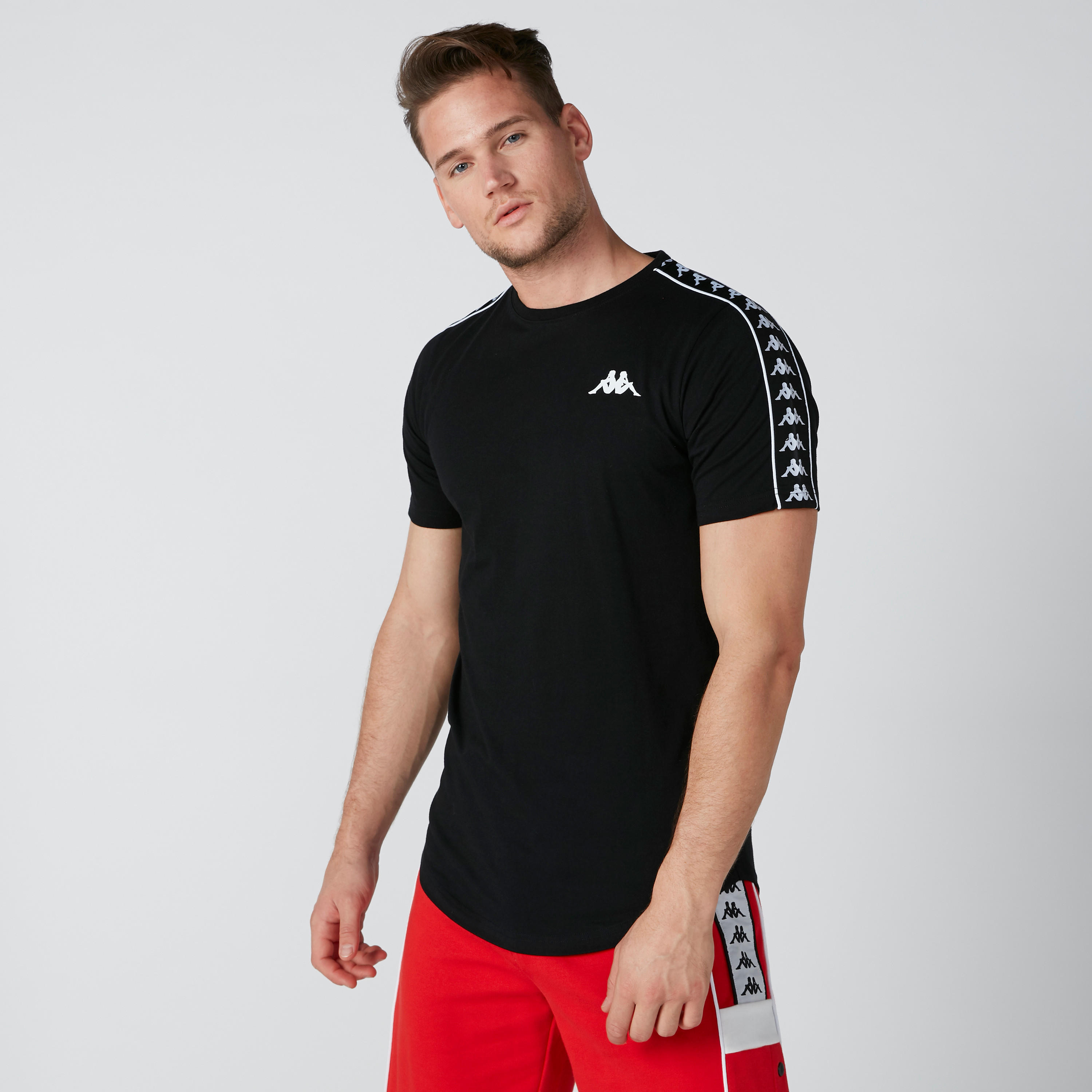 تيشيرت بياقة ضيقة وشريطة من كابا-men-clothing-sportswearandactivewear-tshirtsandpolos-image-3