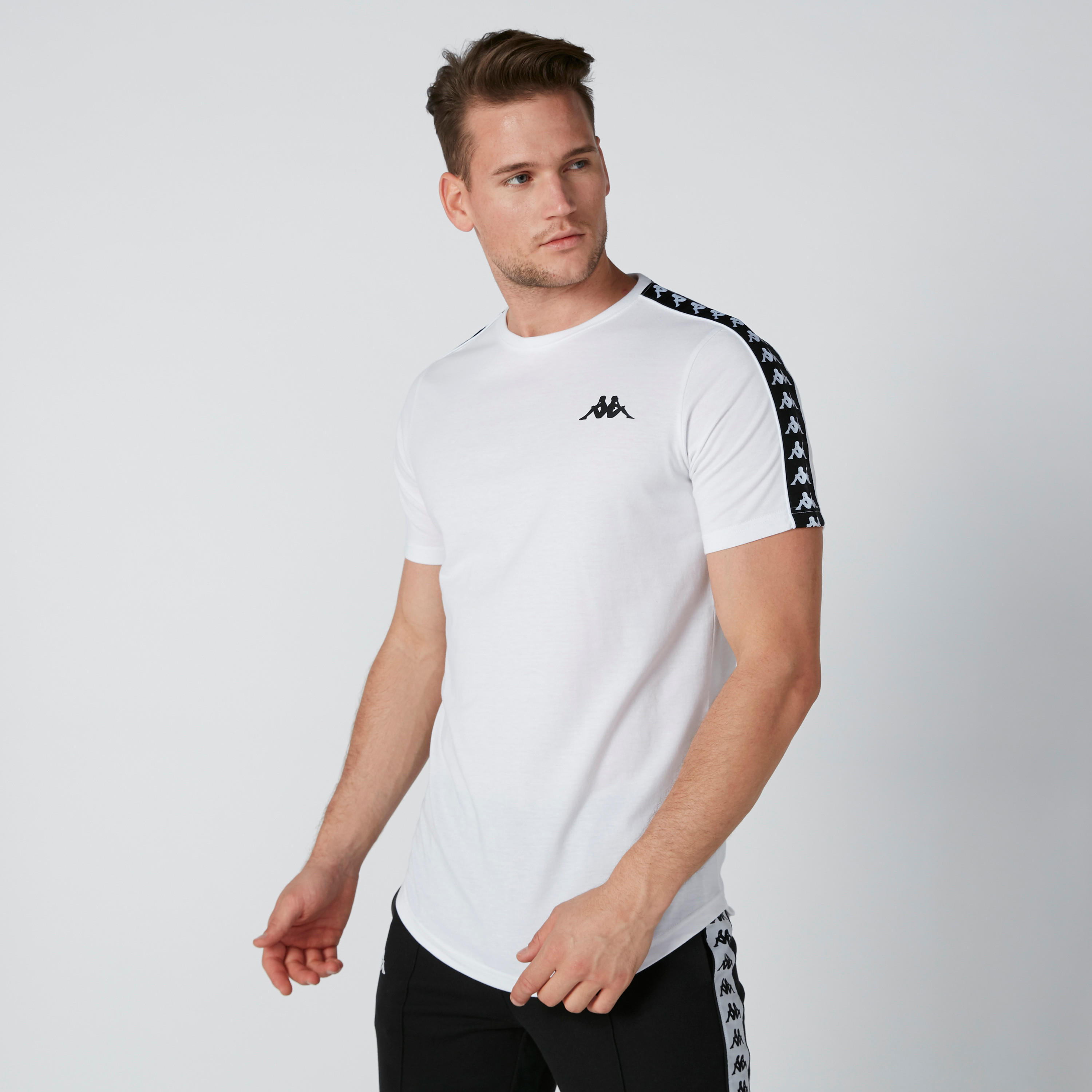 تيشيرت بأكمام قصيرة وشريطة من كابا-men-clothing-sportswearandactivewear-tshirtsandpolos-image-3