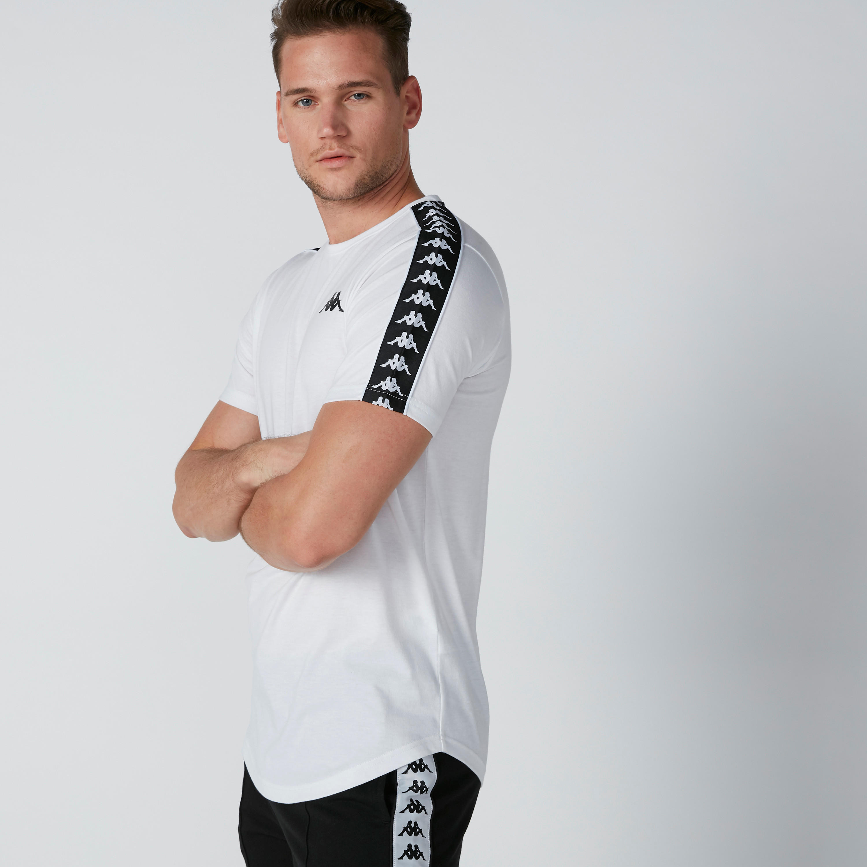 تيشيرت بأكمام قصيرة وشريطة من كابا-men-clothing-sportswearandactivewear-tshirtsandpolos-image-4