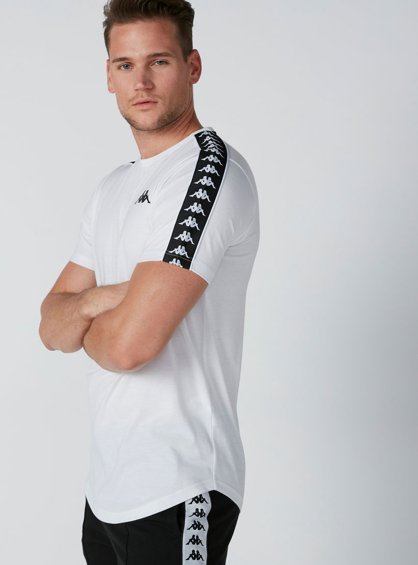 تيشيرت بأكمام قصيرة وشريطة من كابا-men-clothing-sportswearandactivewear-tshirtsandpolos-image-4
