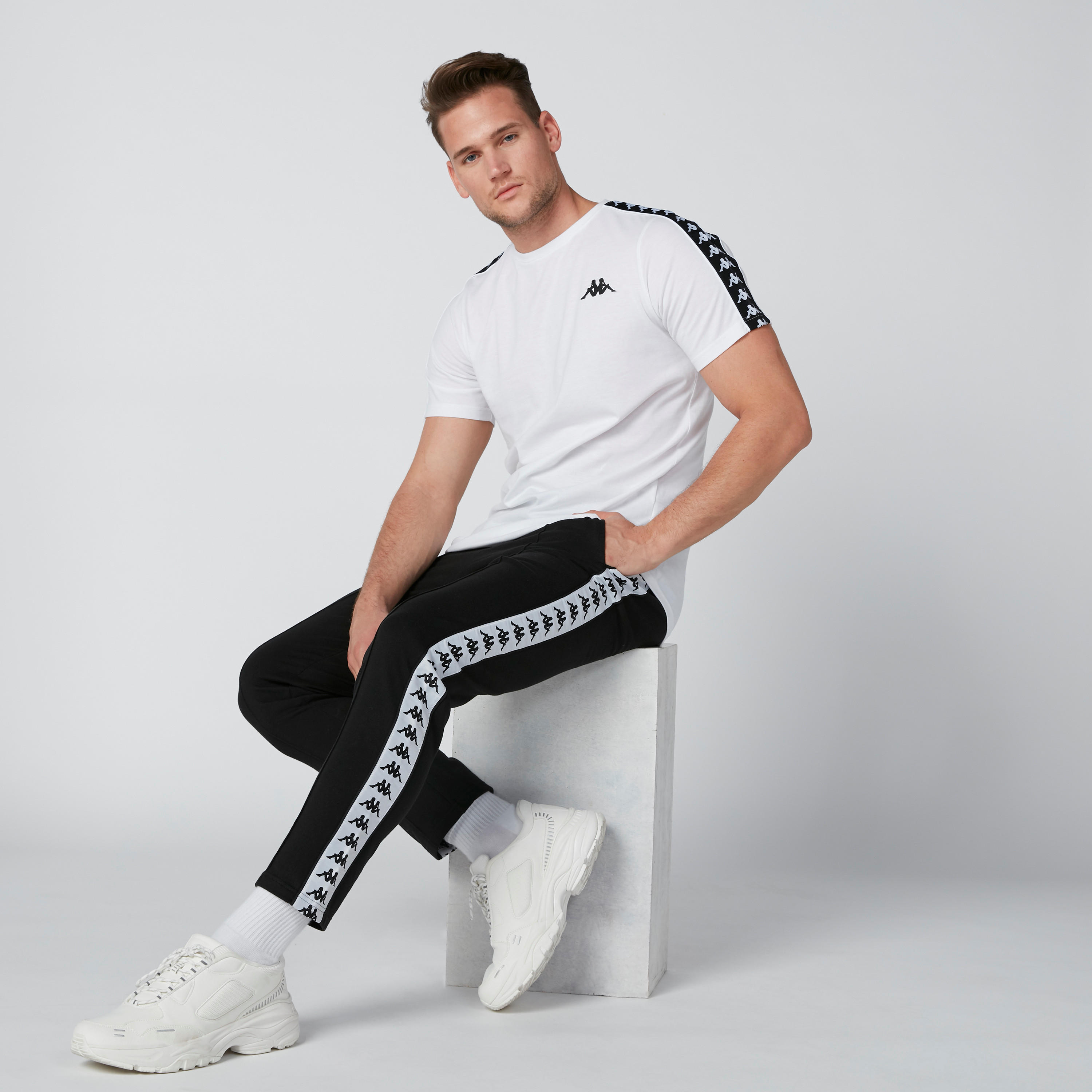 بنطال بجيوب وشريطة من كابا-men-clothing-sportswearandactivewear-bottoms-image-3