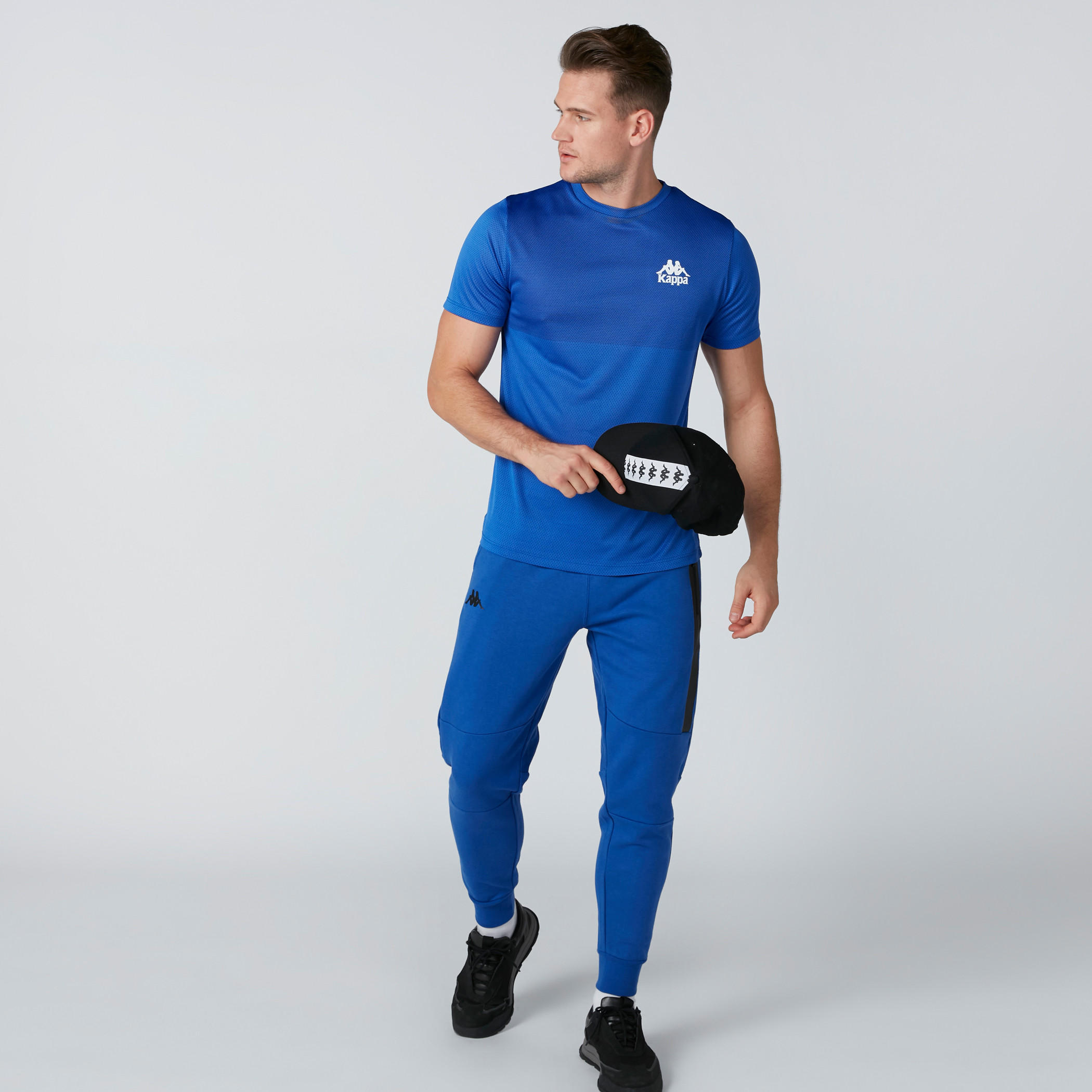 بنطال رياضي بخصر متوسط وجيوب بسحّاب من كابا-men-clothing-sportswearandactivewear-bottoms-image-1